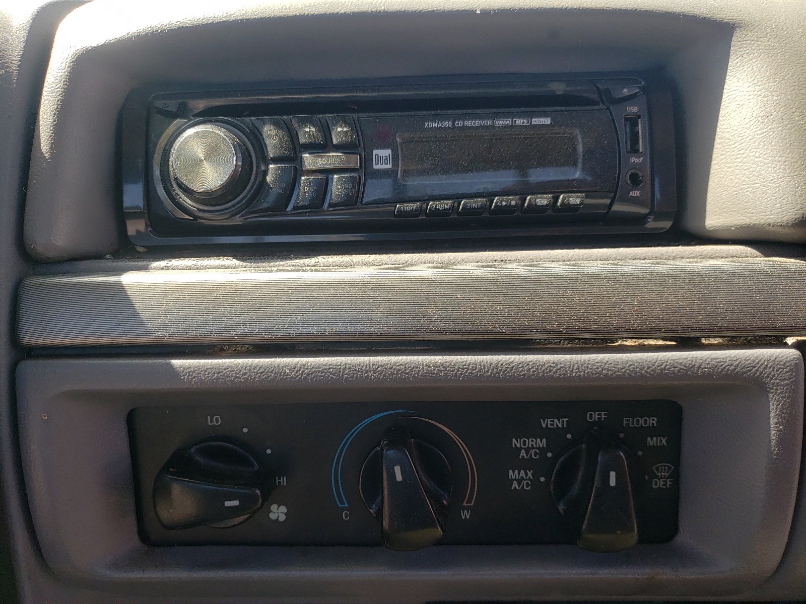 Photo 9 from auction – 1995 FORD F150 with VIN 1FTEF14H0SLA15058