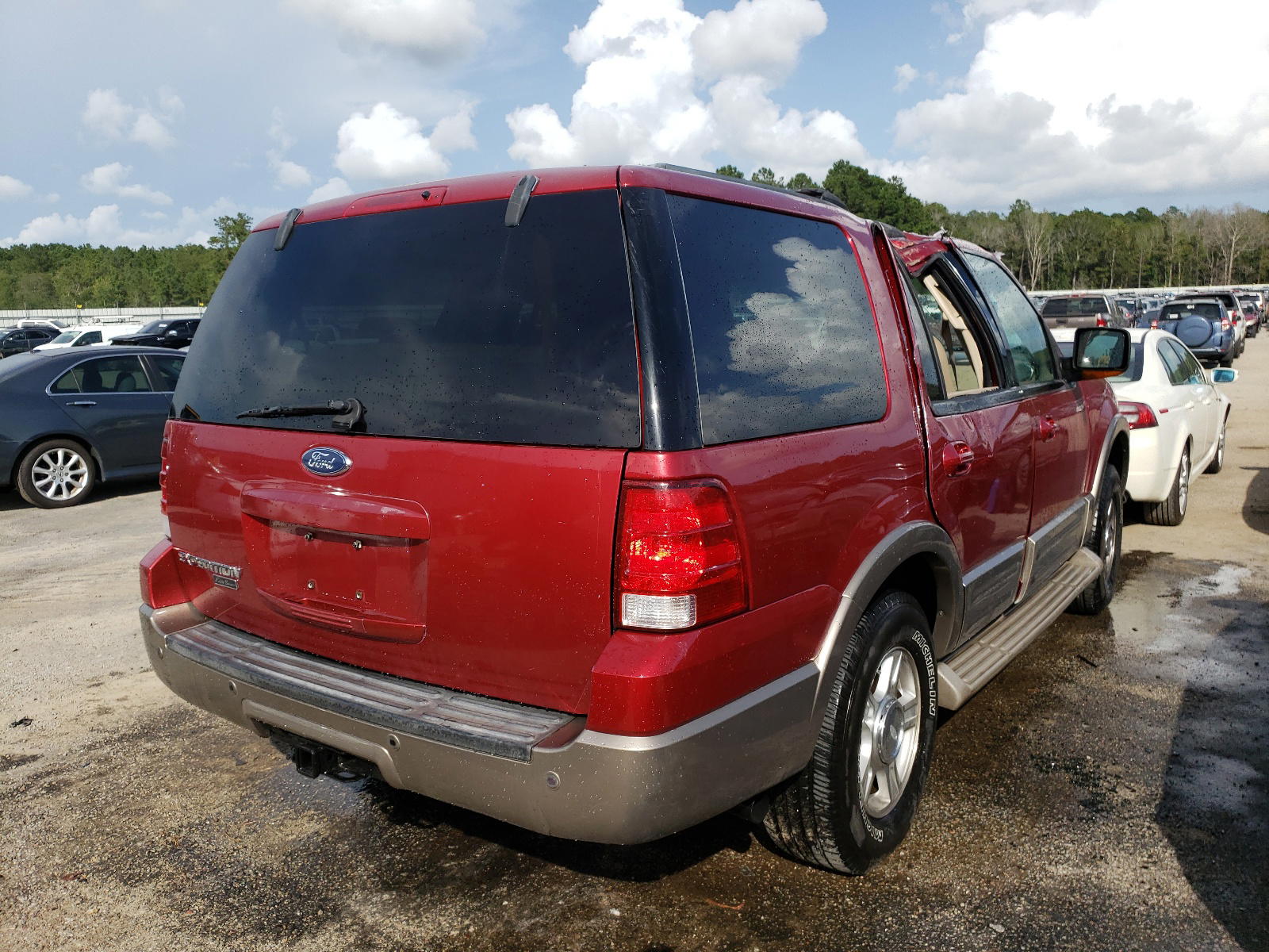 Photo 4 from auction – 2004 FORD EXPEDITION with VIN 1FMPU17L64LB83638