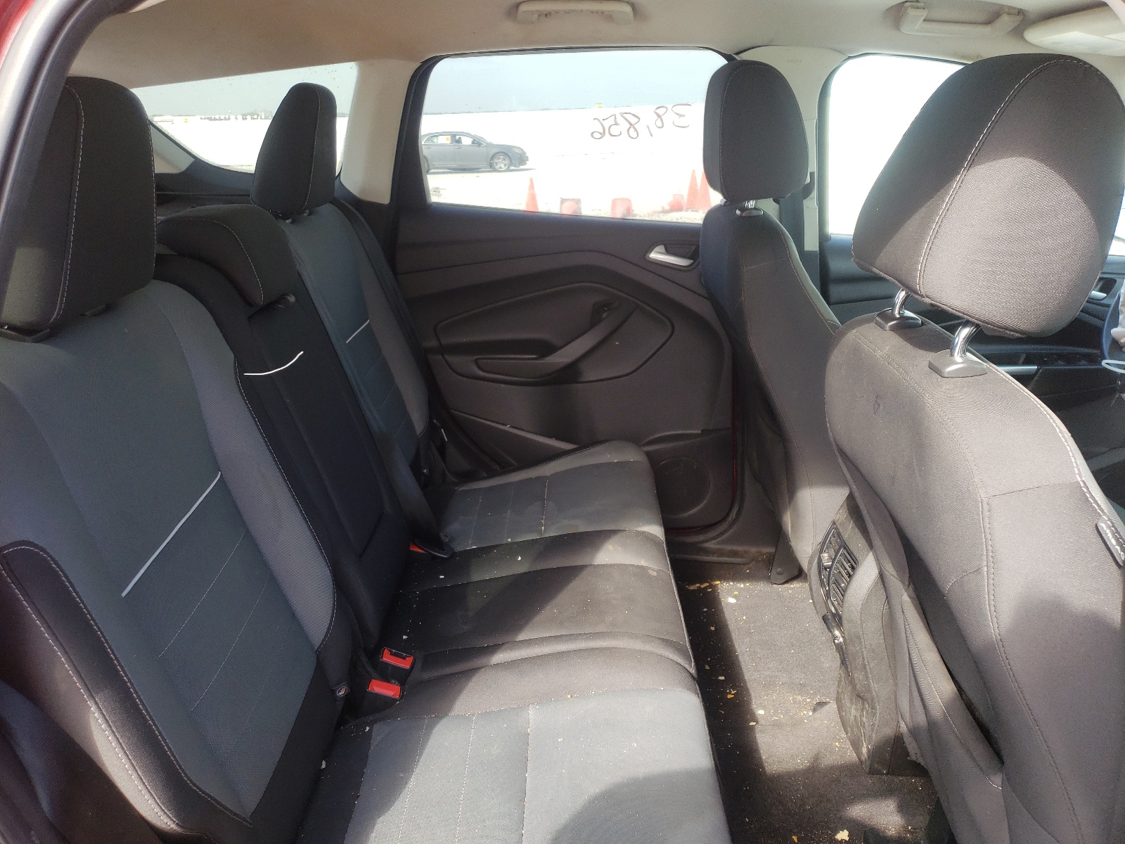 Photo 6 from auction – 2015 FORD ESCAPE SE with VIN 1FMCU9GX1FUB35400