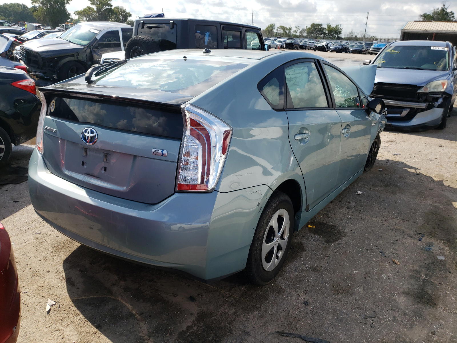Photo 4 from auction – 2013 TOYOTA PRIUS with VIN JTDKN3DU8D5591194