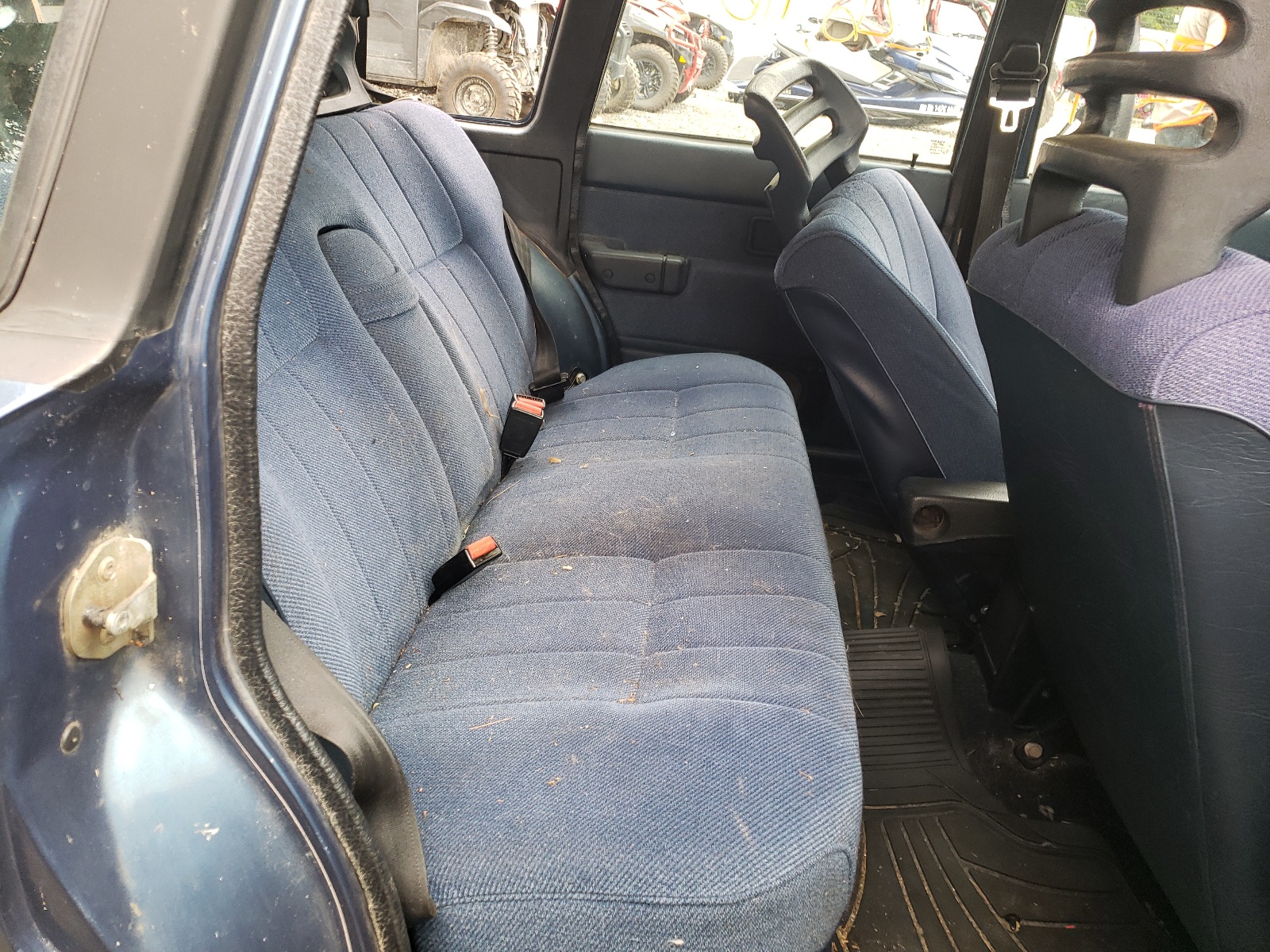 Photo 6 from auction – 1993 VOLVO 240 with VIN YV1AW8808P1948232