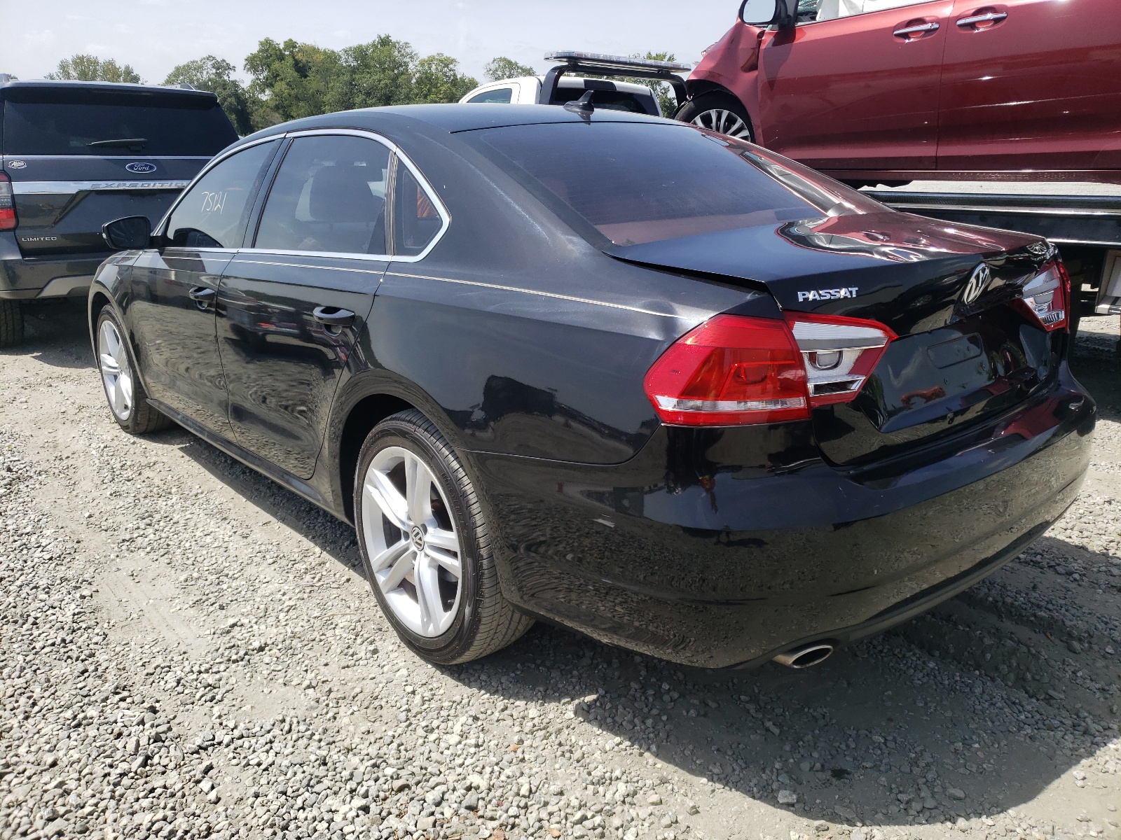 Photo 3 from auction – 2014 VOLKSWAGEN PASSAT SE with VIN 1VWBS7A36EC087569