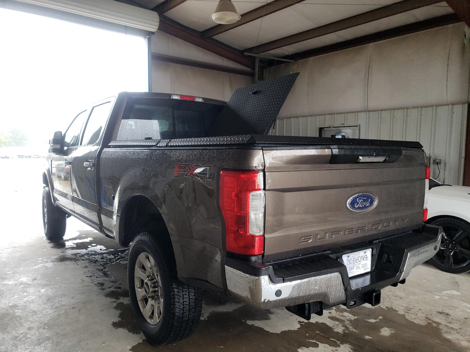 Photo 3 from auction – 2017 FORD F250 SUPER with VIN 1FT7W2B61HEB60963