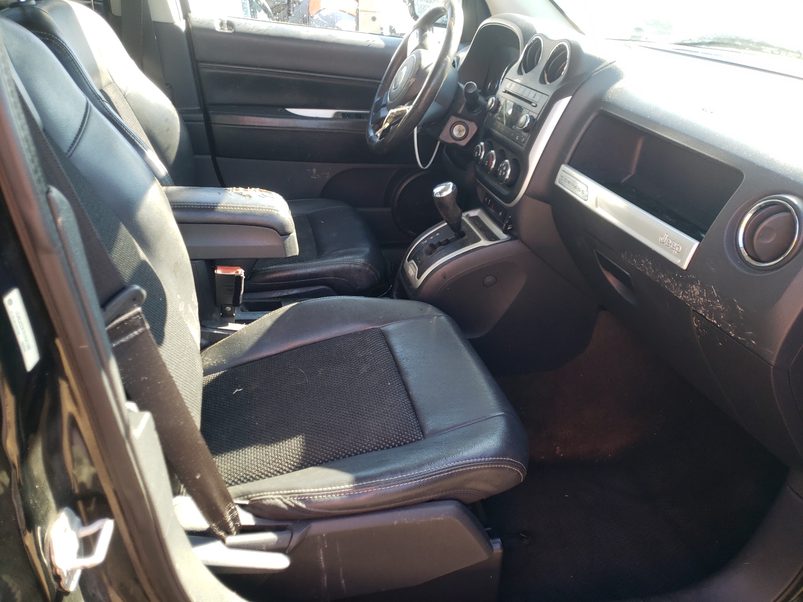 Снимка 5 от търг – 2014 JEEP COMPASS LA с VIN 1C4NJCEB7ED547300