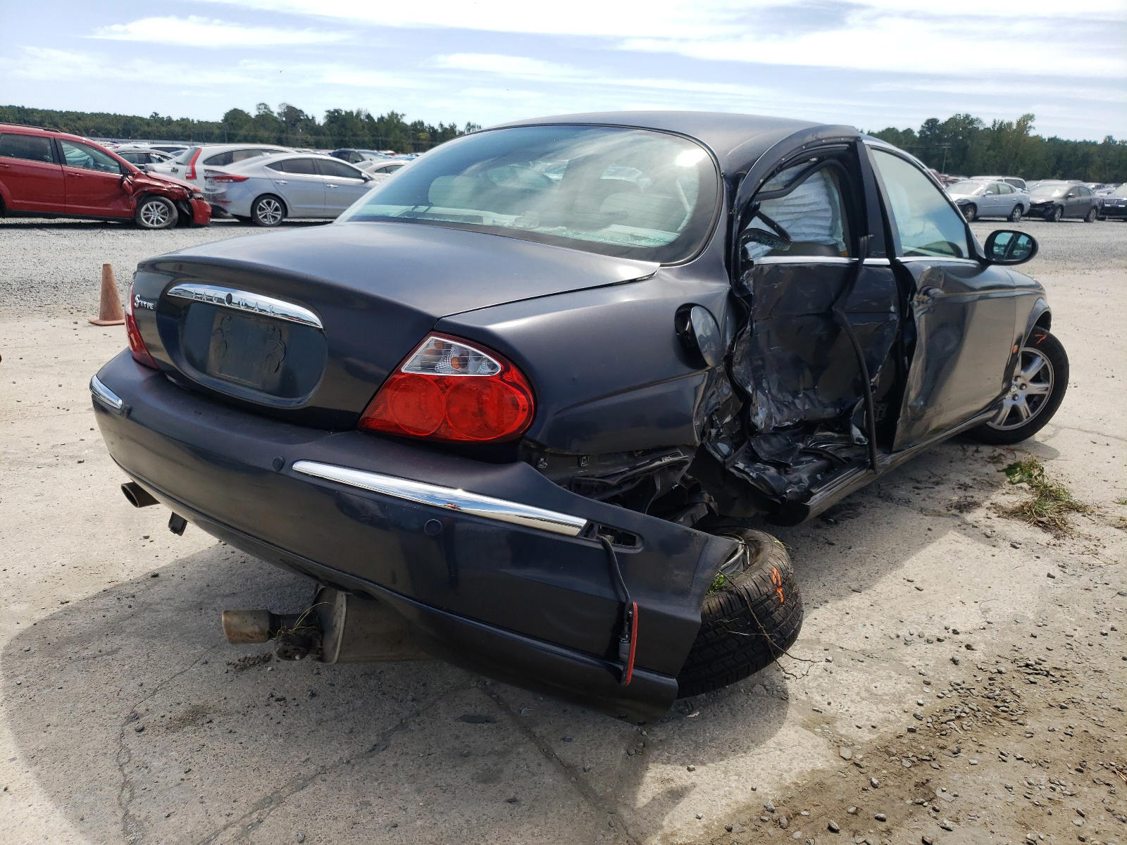 Photo 4 from auction – 2003 JAGUAR S-TYPE with VIN SAJEA01T13FM67832