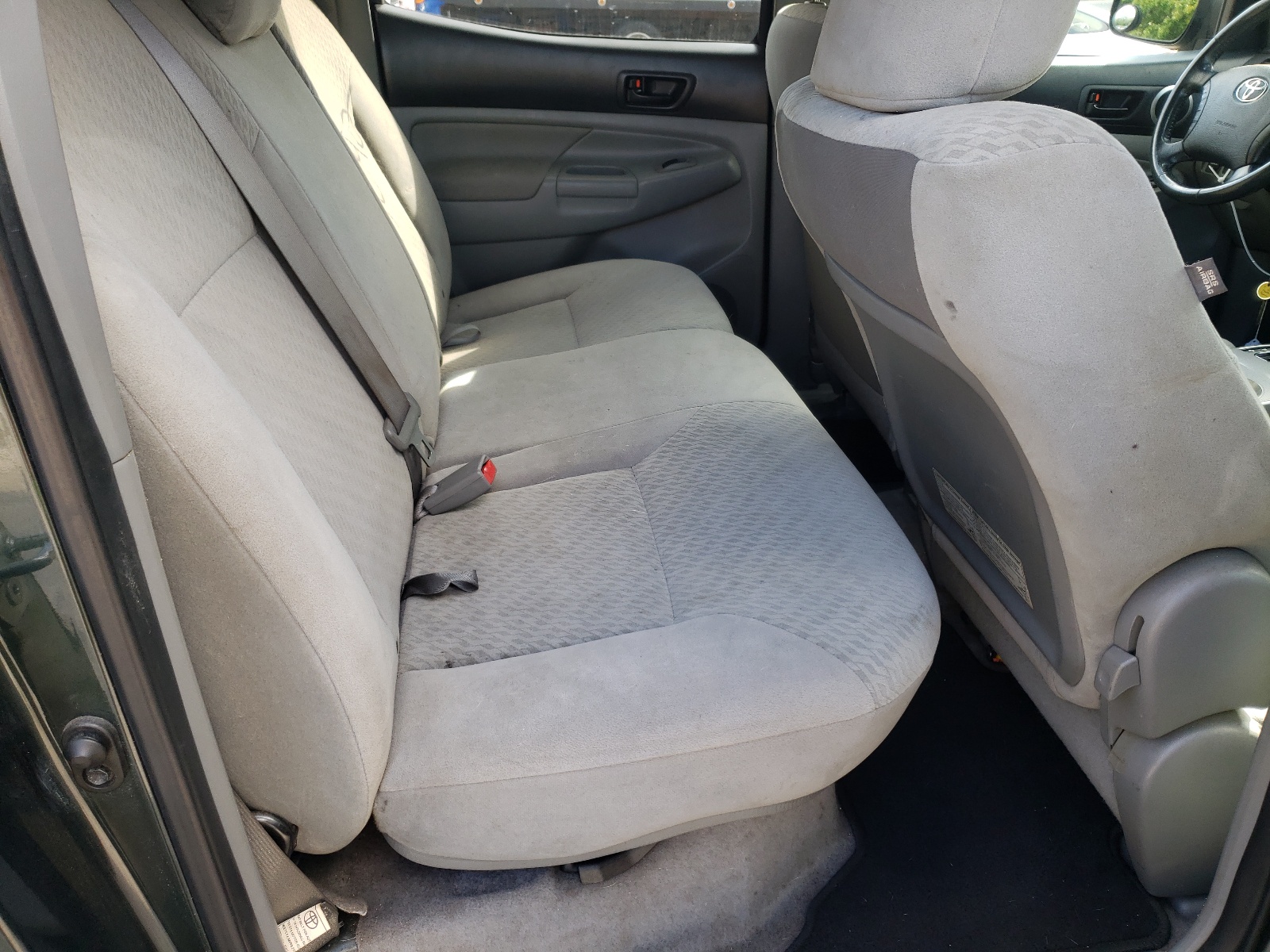 Photo 6 from auction – 2011 TOYOTA TACOMA DOU with VIN 3TMLU4EN4BM065382