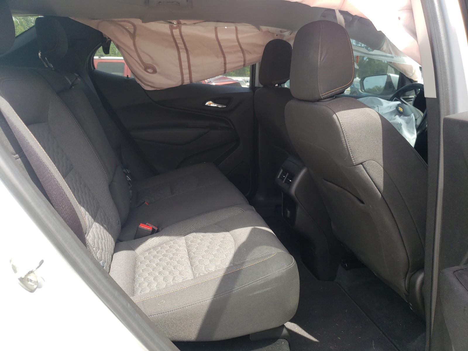 Photo 6 from auction – 2018 CHEVROLET EQUINOX LT with VIN 2GNAXJEV2J6262080