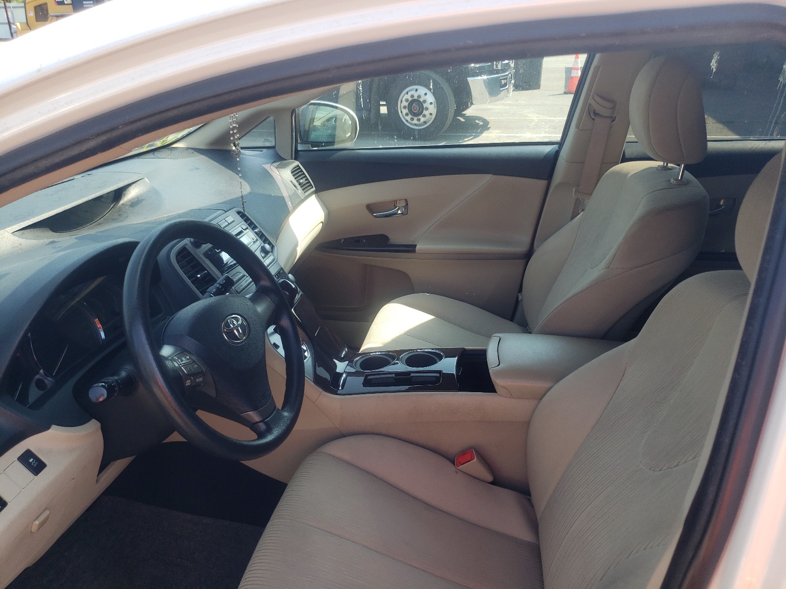 Photo 5 from auction – 2009 TOYOTA VENZA with VIN 4T3BE11A39U004737