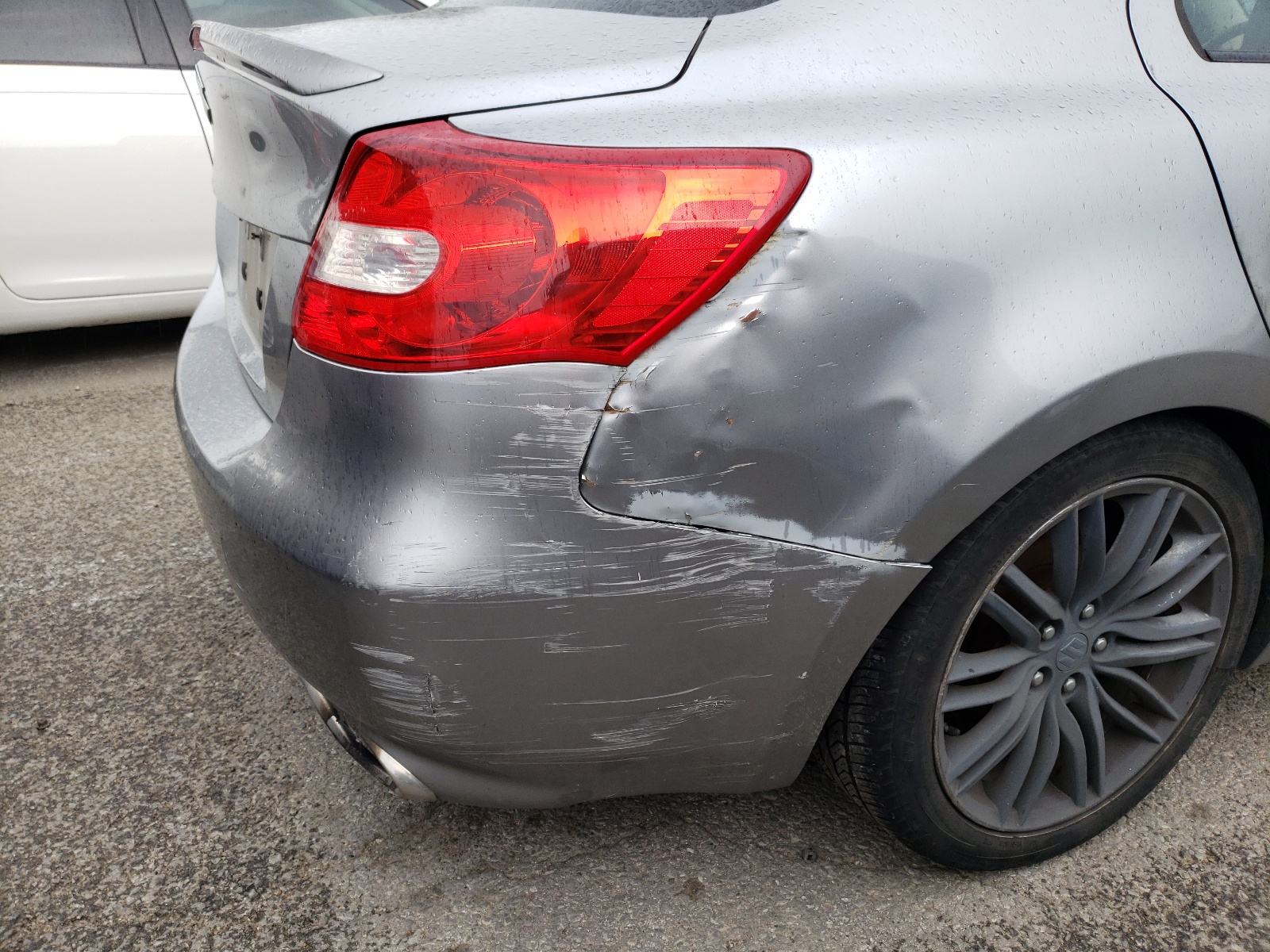 صورة رقم 9 من المزاد - 2012 SUZUKI KIZASHI SP مع VIN JS2RF9A64C6100090