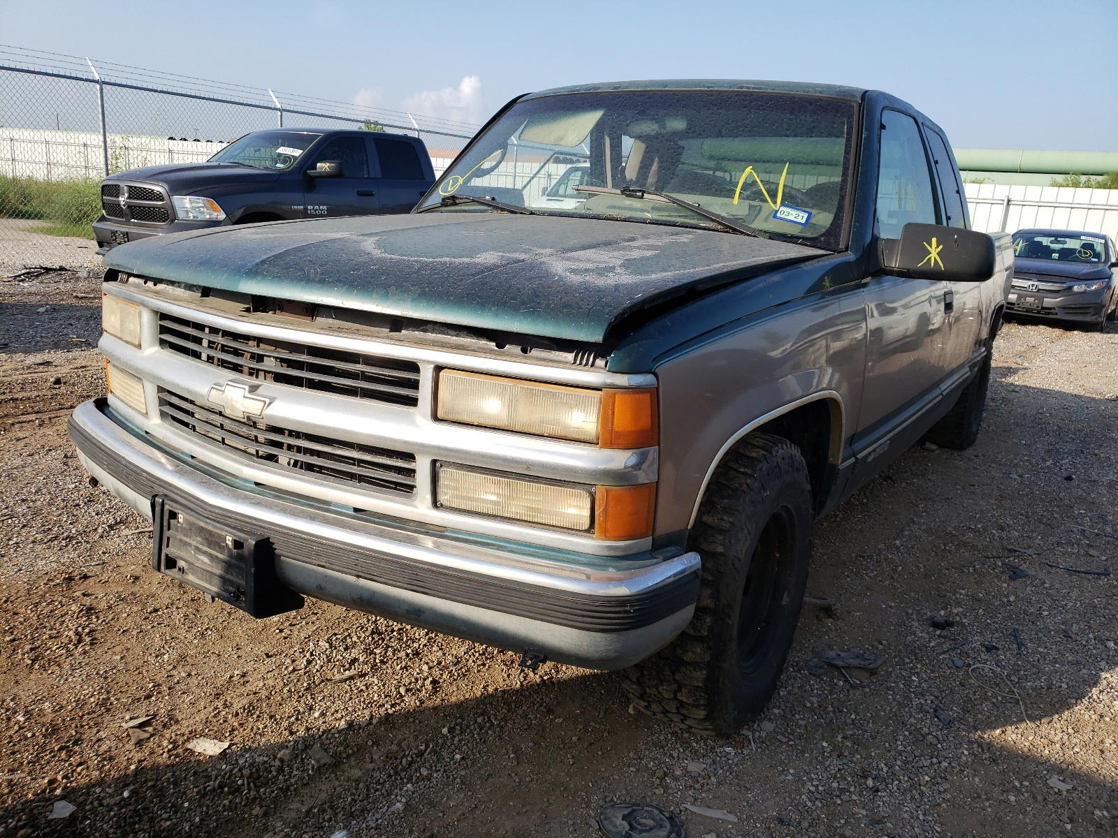Photo 2 from auction – 1996 CHEVROLET GMT-400 C1 with VIN 2GCEC19R5T1189368
