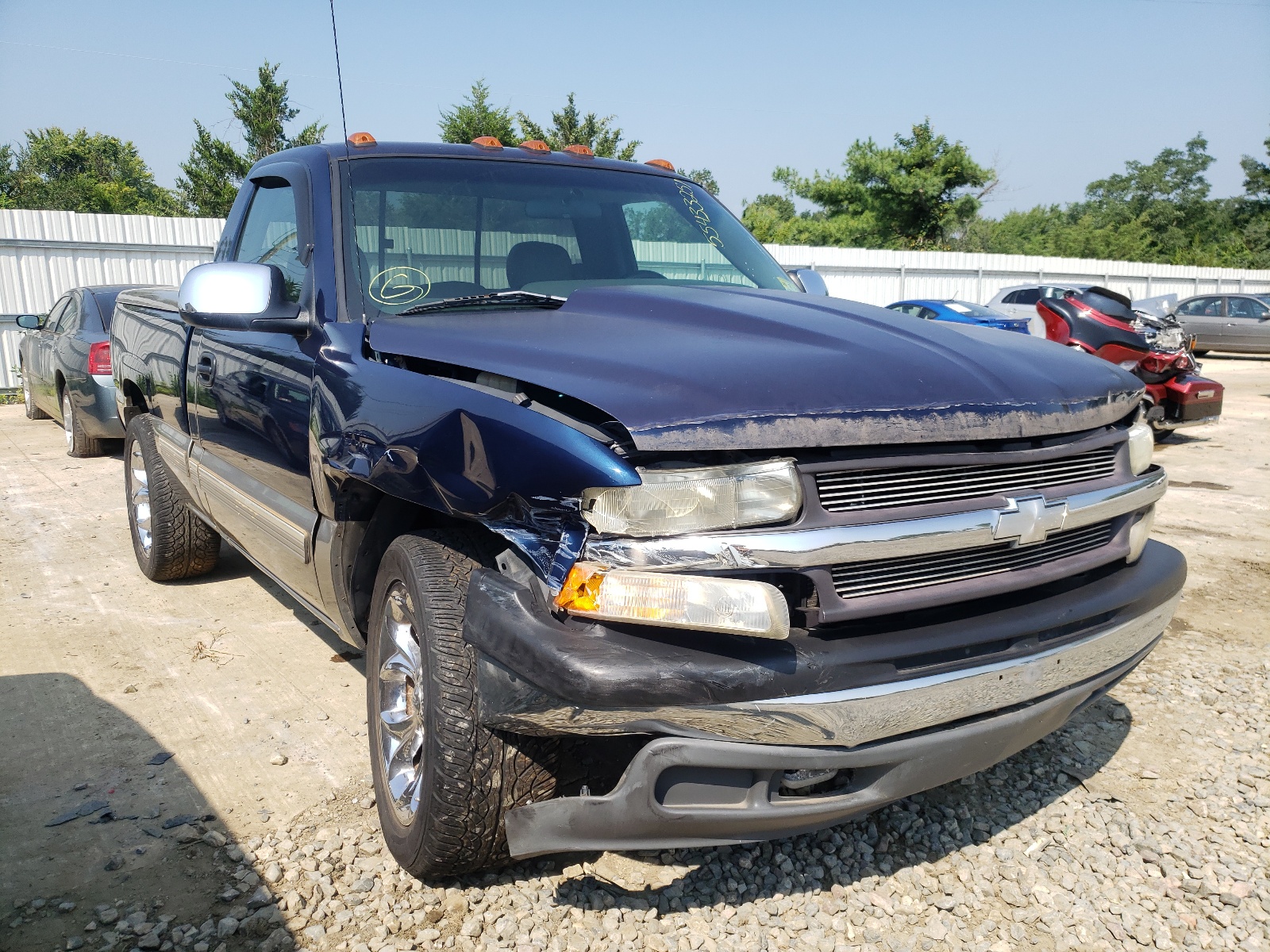 CHEVROLET SILVERADO 1999 with VIN 1GCEC14T0XZ155547 - Photo from auction