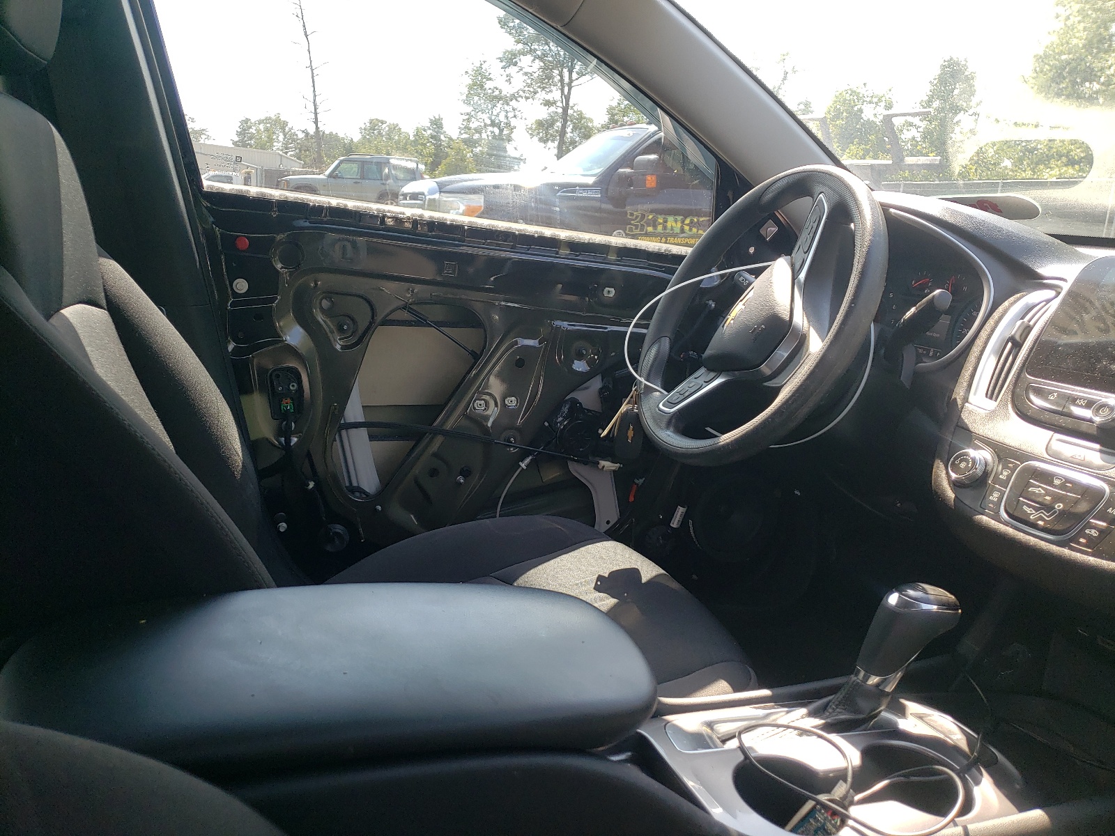 Photo 9 from auction – 2019 CHEVROLET MALIBU LS with VIN 1G1ZB5ST0KF201766