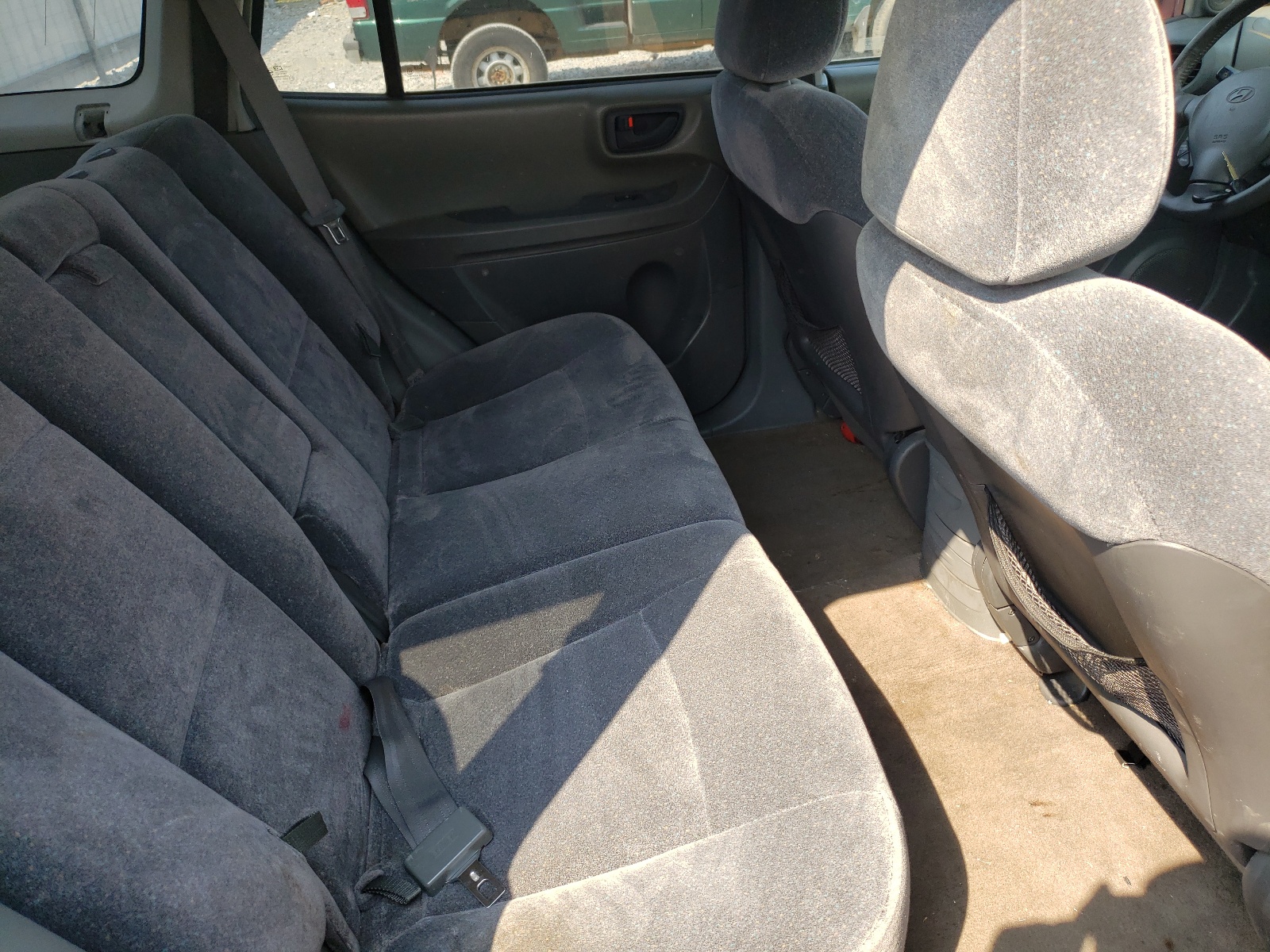 Photo 6 from auction – 2001 HYUNDAI SANTA FE G with VIN KM8SC83D41U084973