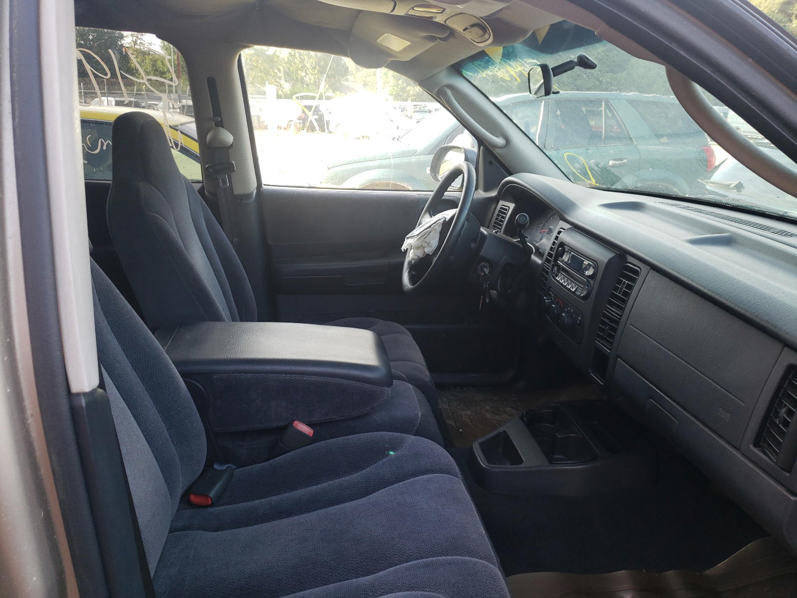 Photo 5 from auction – 2002 DODGE DAKOTA with VIN 1B7HL48N82S716914