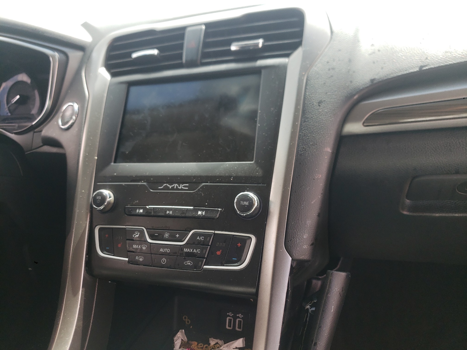 Photo 9 from auction – 2020 FORD FUSION SEL with VIN 3FA6P0CD6LR116933