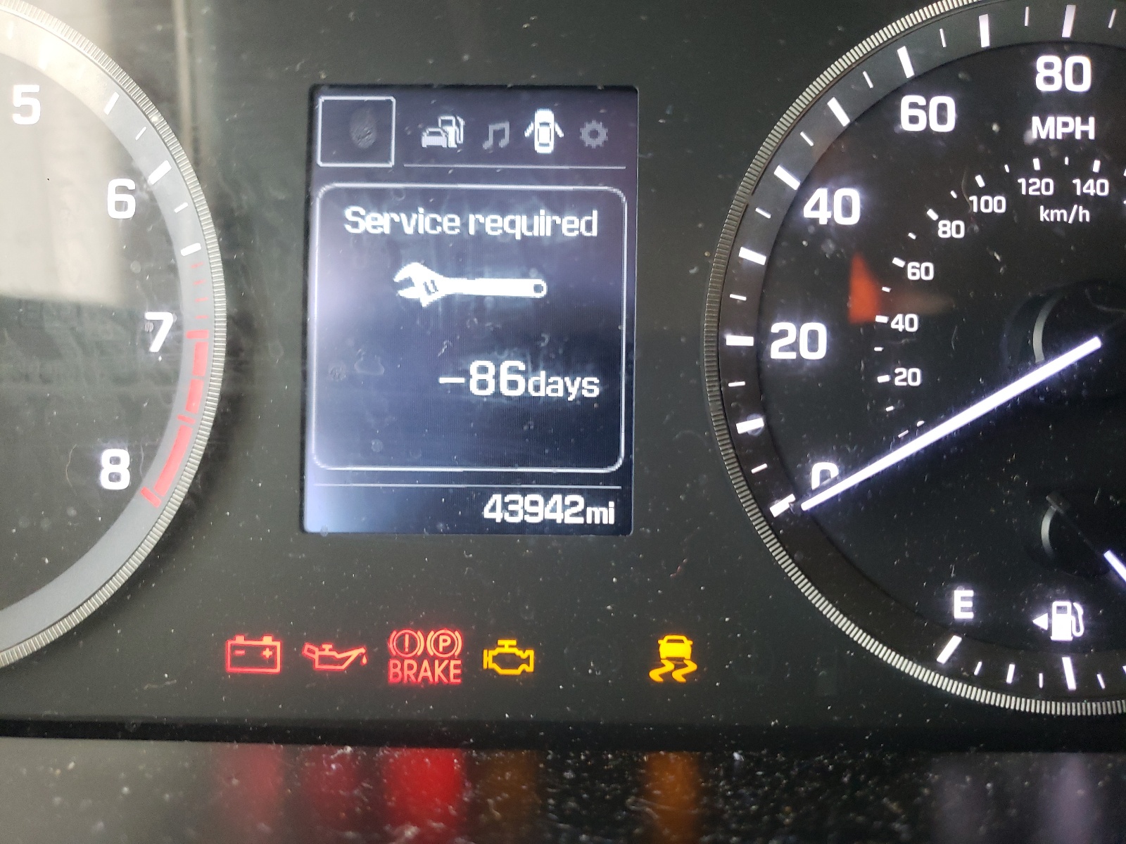 Photo 8 from auction – 2016 HYUNDAI SONATA SE with VIN 5NPE24AF2GH382927