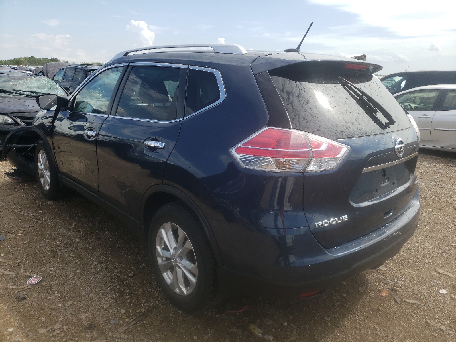 Photo 3 from auction – 2015 NISSAN ROGUE S with VIN KNMAT2MV9FP554389