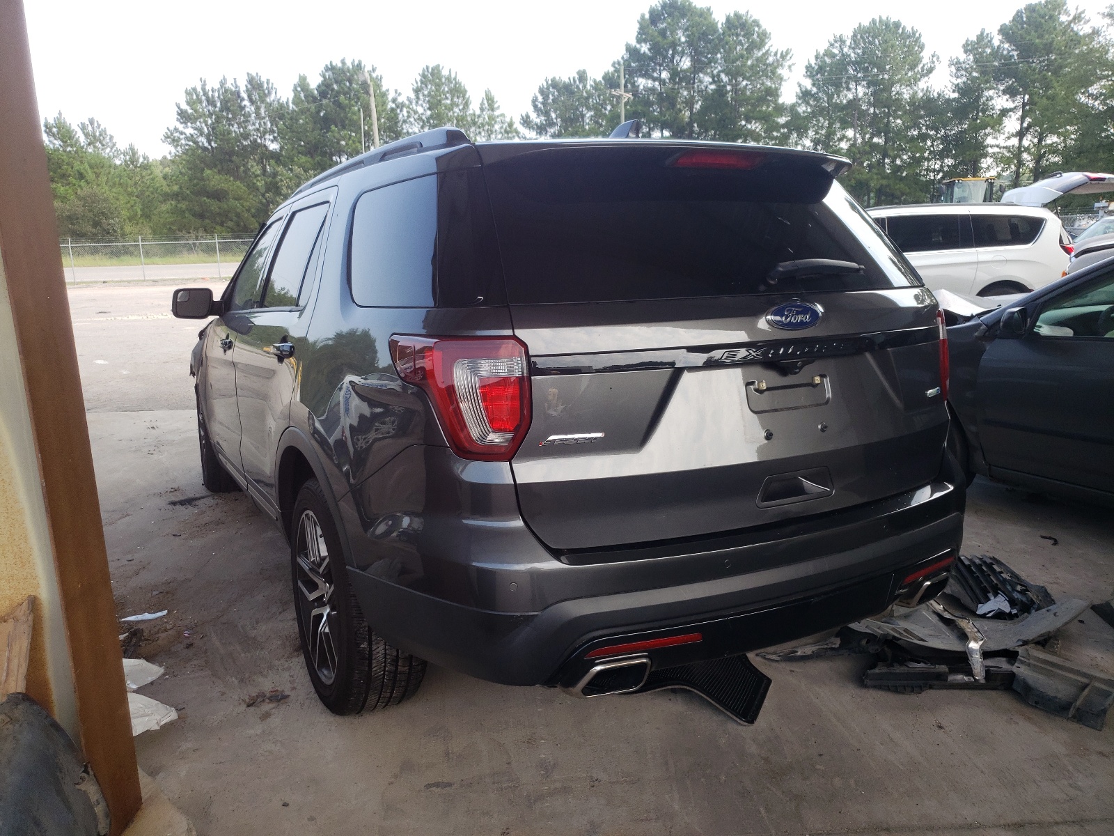 Photo 3 from auction – 2017 FORD EXPLORER S with VIN 1FM5K8GT0HGD09903