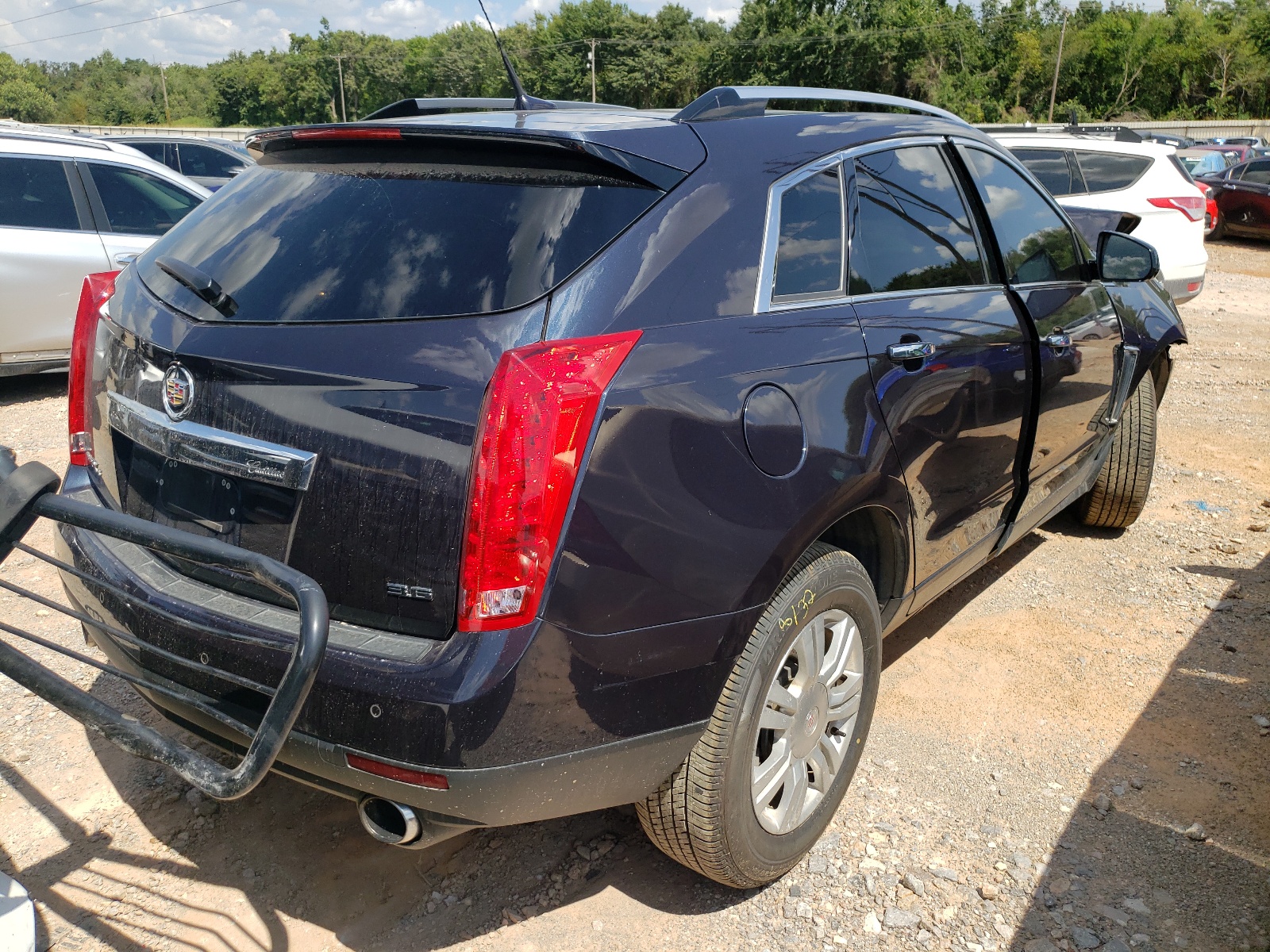 Photo 4 from auction – 2014 CADILLAC SRX LUXURY with VIN 3GYFNEE32ES538107