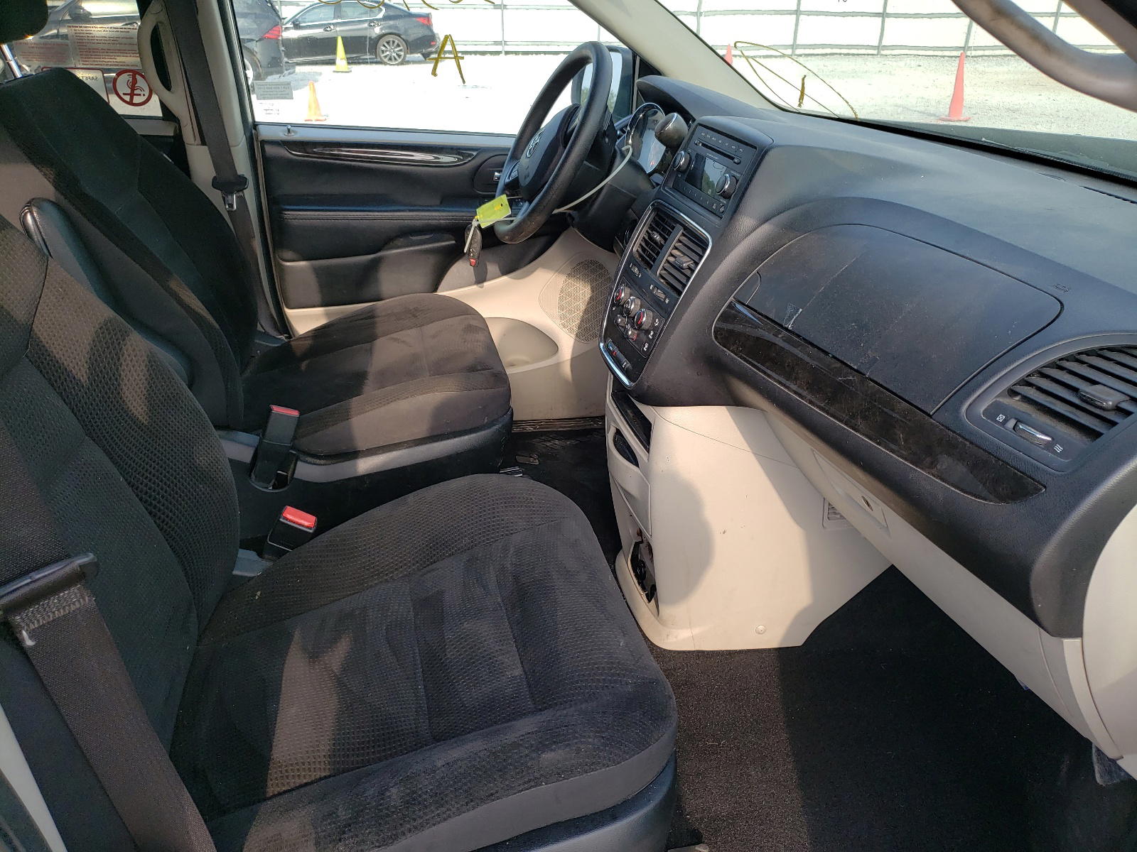 Photo 5 from auction – 2017 DODGE GRAND CARA with VIN 2C4RDGBG0HR856320