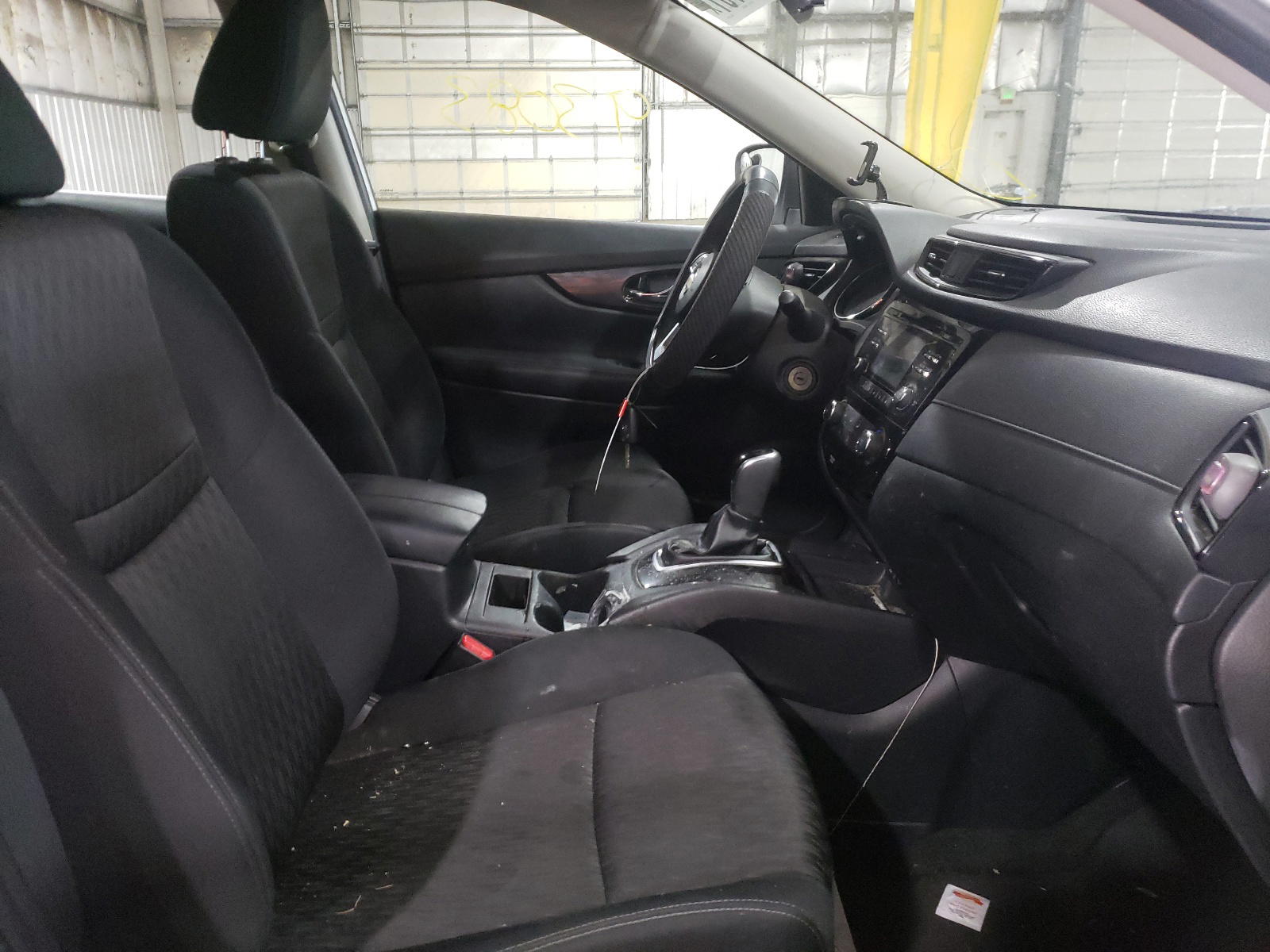 Photo 5 from auction – 2017 NISSAN ROGUE S with VIN KNMAT2MT5HP544718