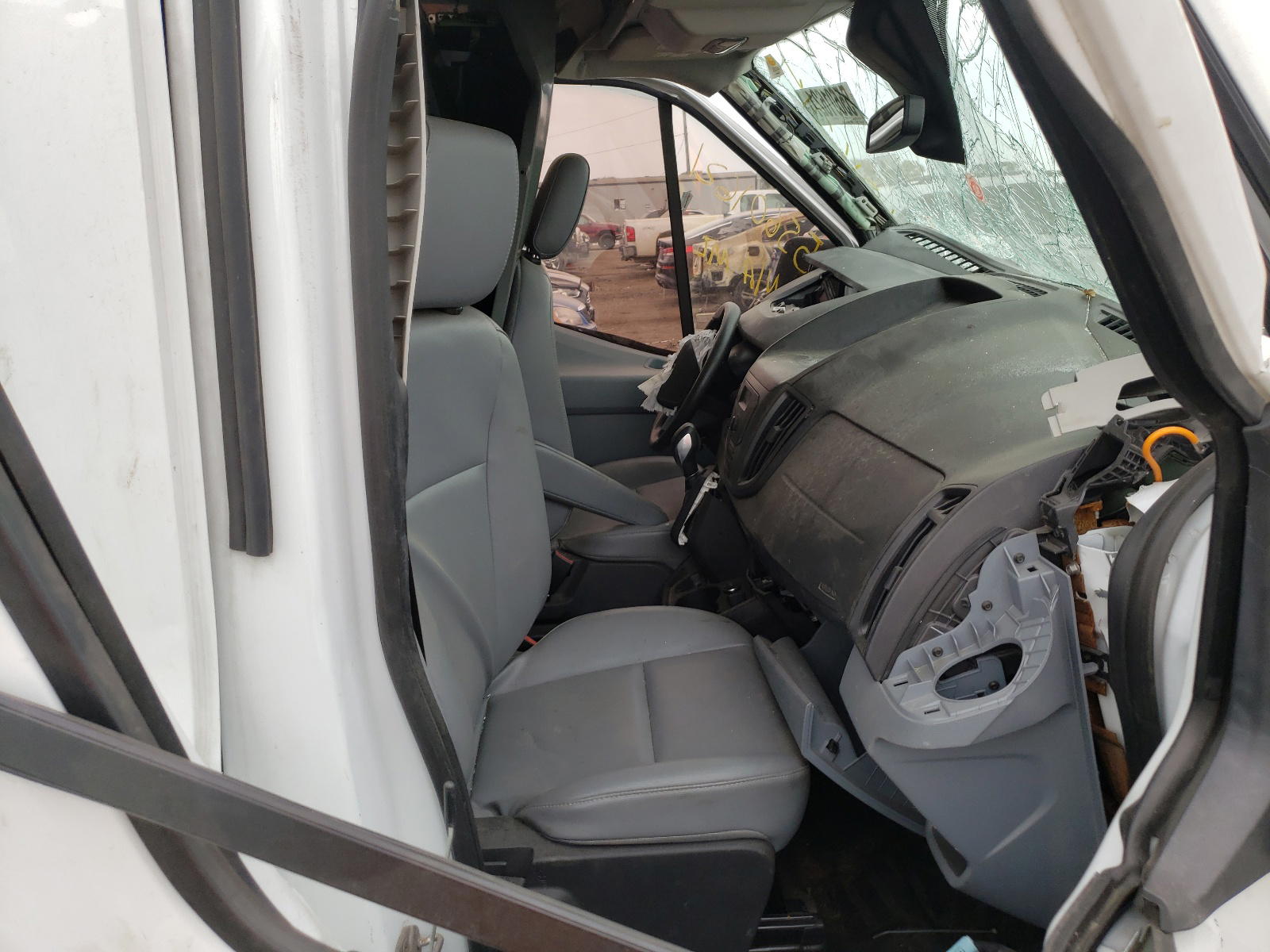 Photo 5 from auction – 2016 FORD TRANSIT T- with VIN 1FTYR1CM3GKA31450