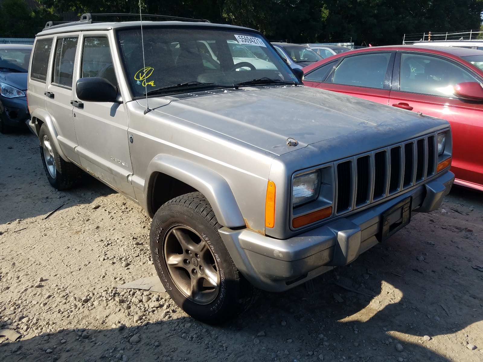 Photo 1 from auction – 2001 JEEP CHEROKEE with VIN 1J4FF48S11L626043