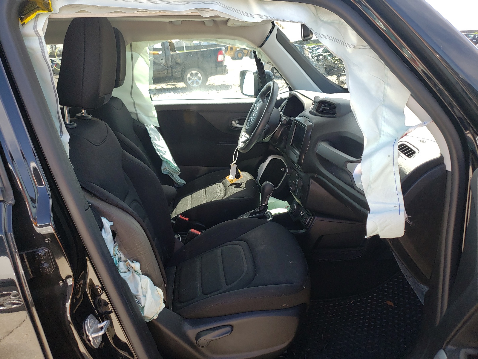 Photo 5 from auction – 2019 JEEP RENEGADE L with VIN ZACNJBBB9KPK57178
