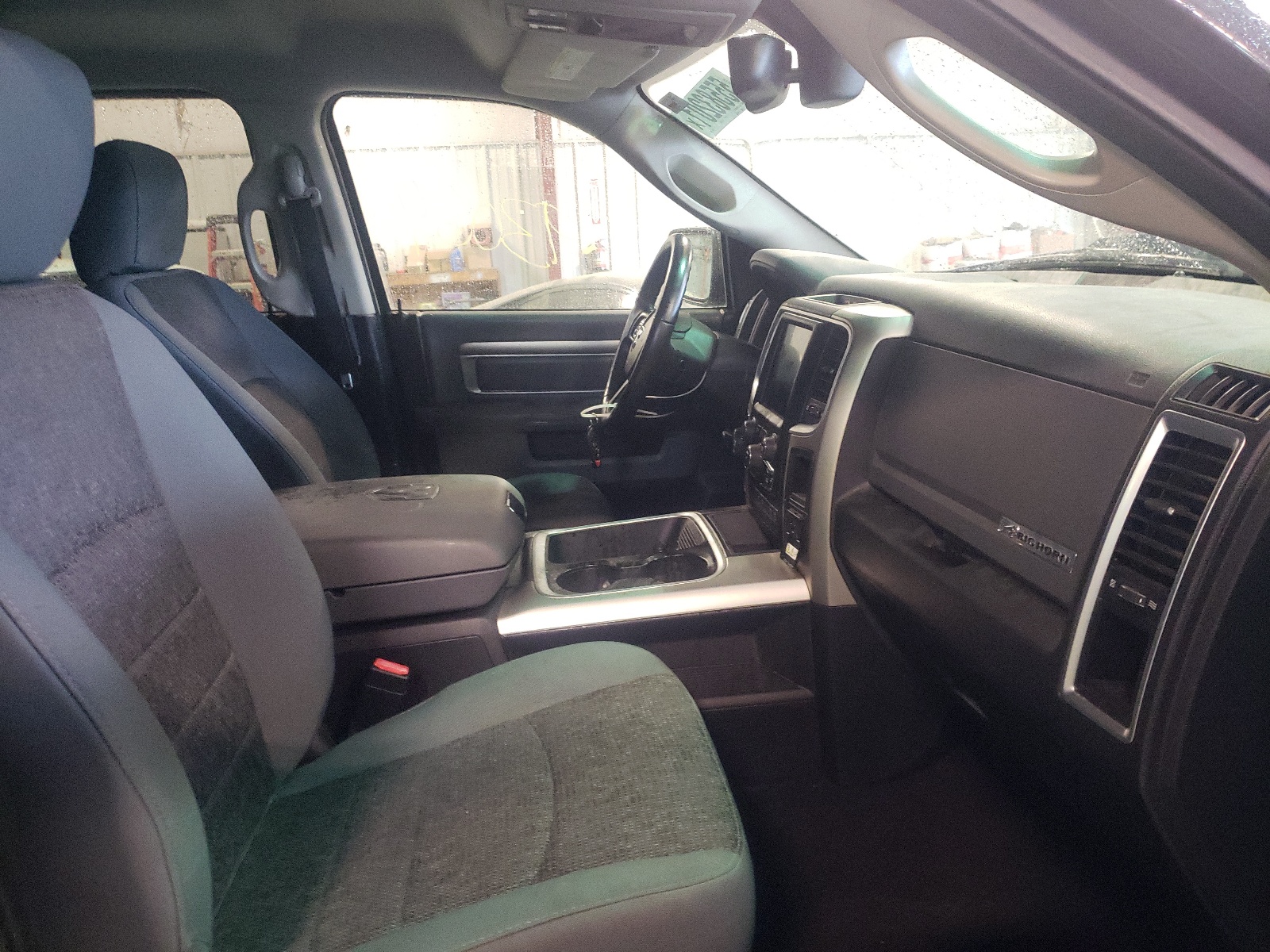Zdjęcie 5 z aukcji – 2016 RAM 1500 SLT z VIN 1C6RR7GT3GS186421