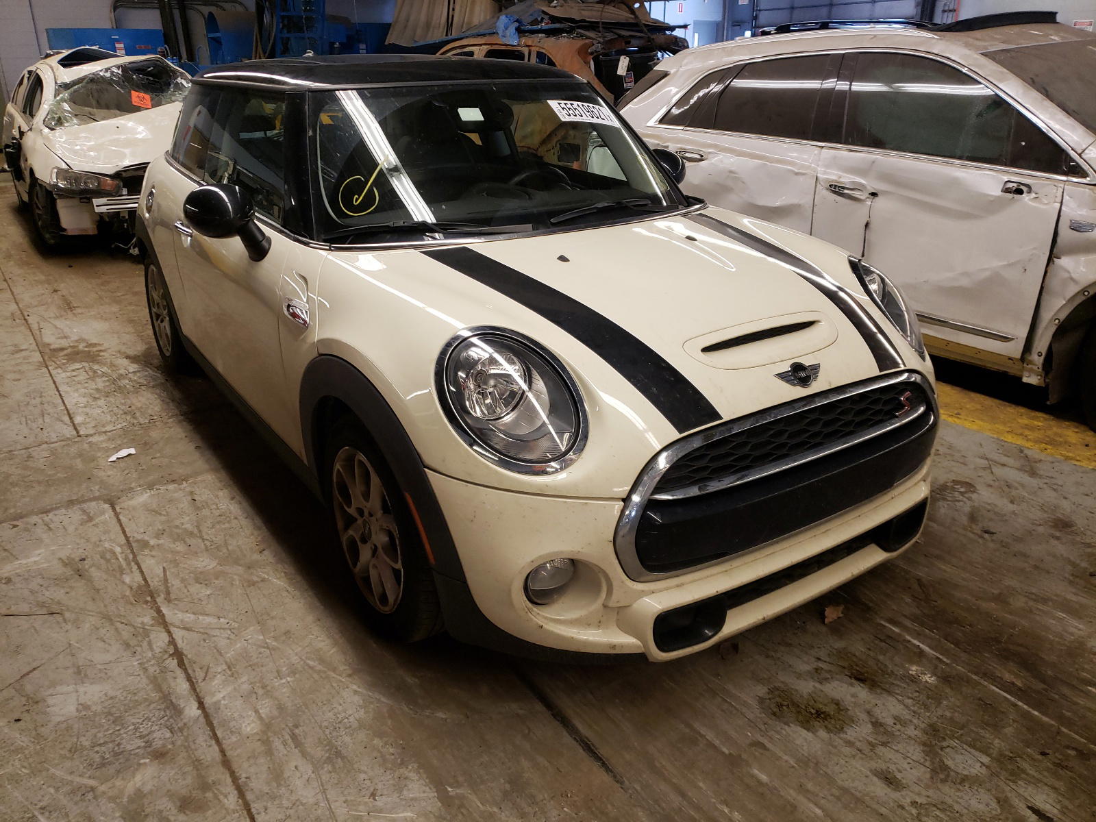 MINI COOPER S 2015 with VIN WMWXP7C54F2A40153 - Photo from auction