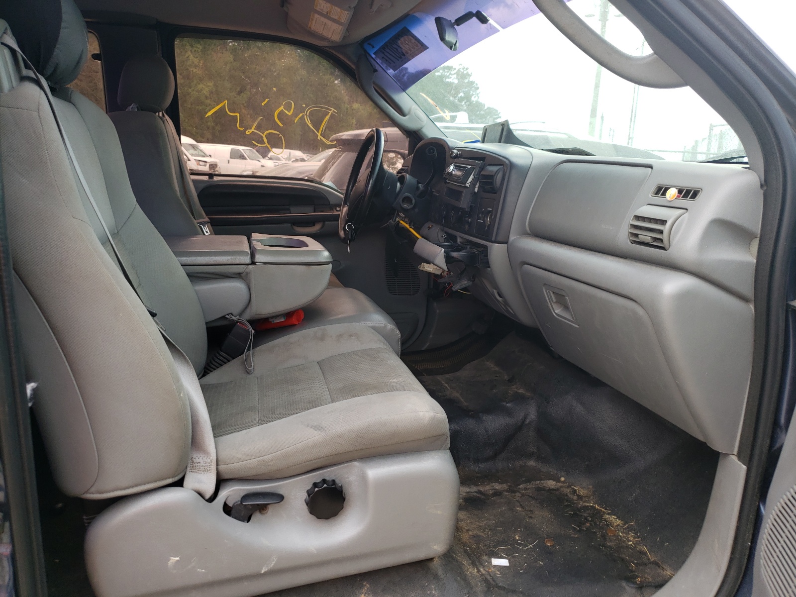 Photo 5 from auction – 2005 FORD F250 SUPER with VIN 1FTSX21535EA33630
