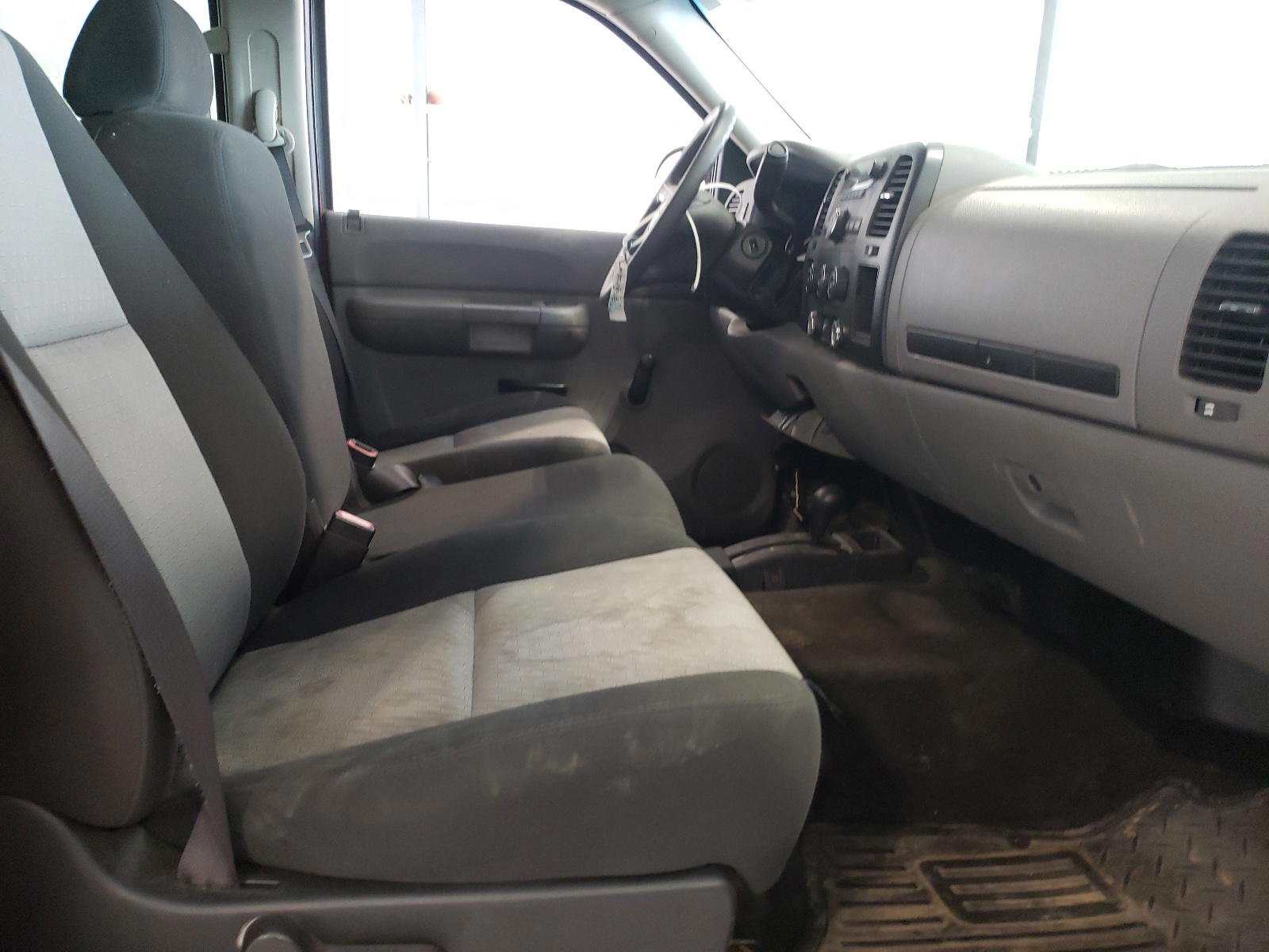 Photo 5 from auction – 2007 CHEVROLET SILVERADO with VIN 2GCEK13M571665303