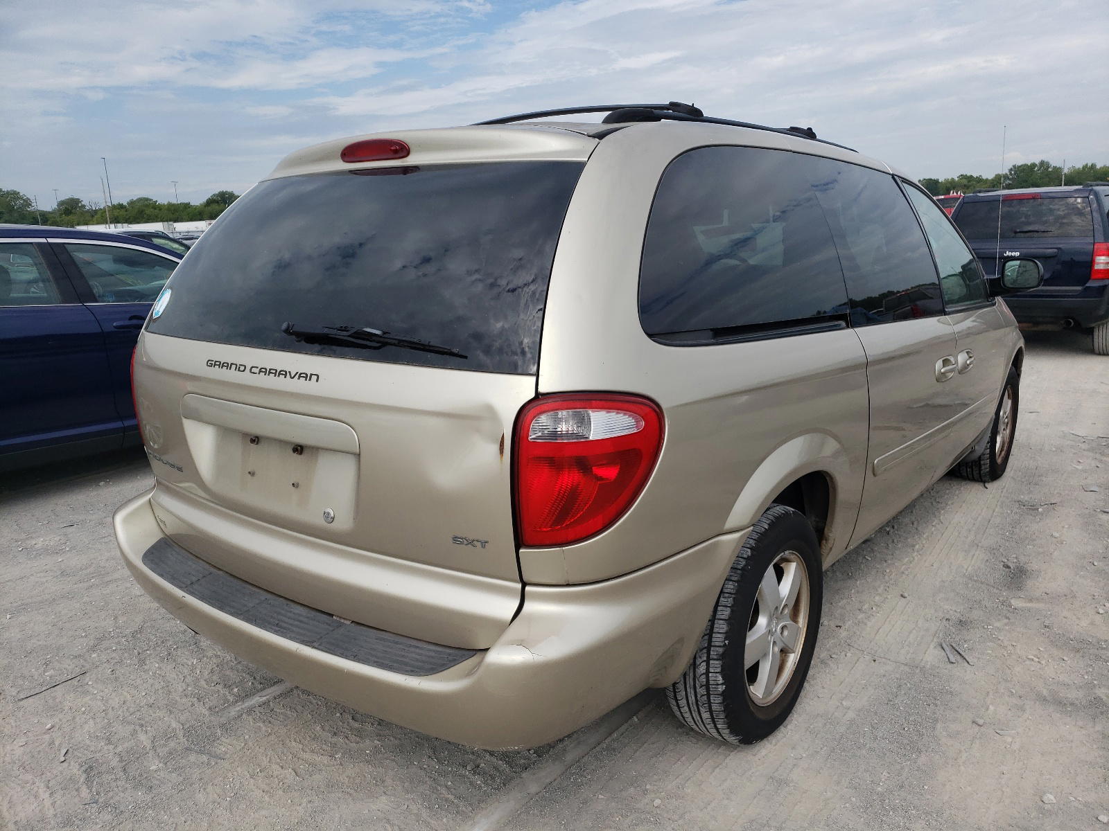 Photo 4 from auction – 2007 DODGE GRAND CARA with VIN 2D4GP44L67R216198