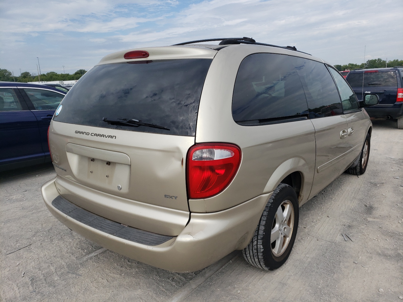 Zdjęcie 4 z aukcji – 2007 DODGE GRAND CARA z VIN 2D4GP44L67R216198