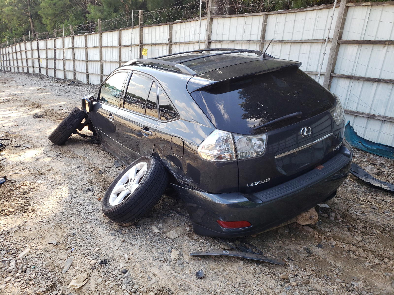 Photo 3 from auction – 2005 LEXUS RX 330 with VIN 2T2HA31U95C057065