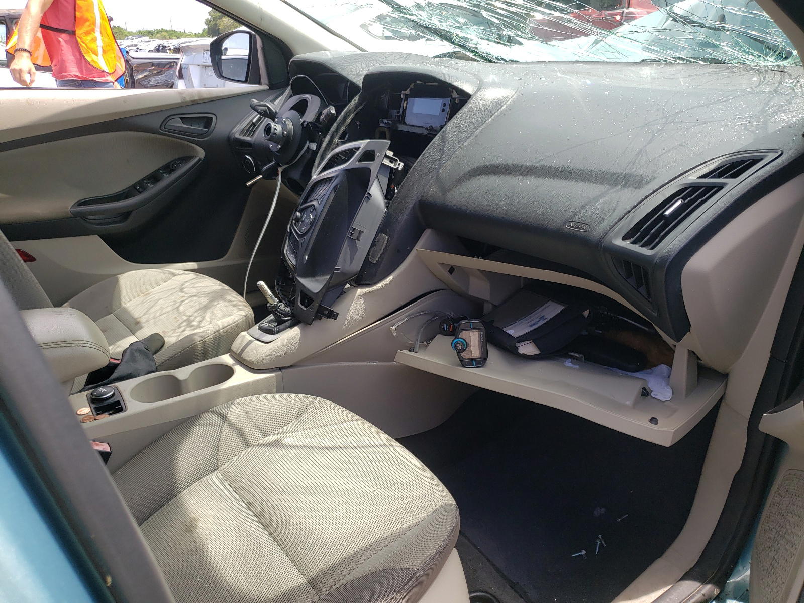 Photo 5 from auction – 2012 FORD FOCUS SE with VIN 1FAHP3K21CL241640