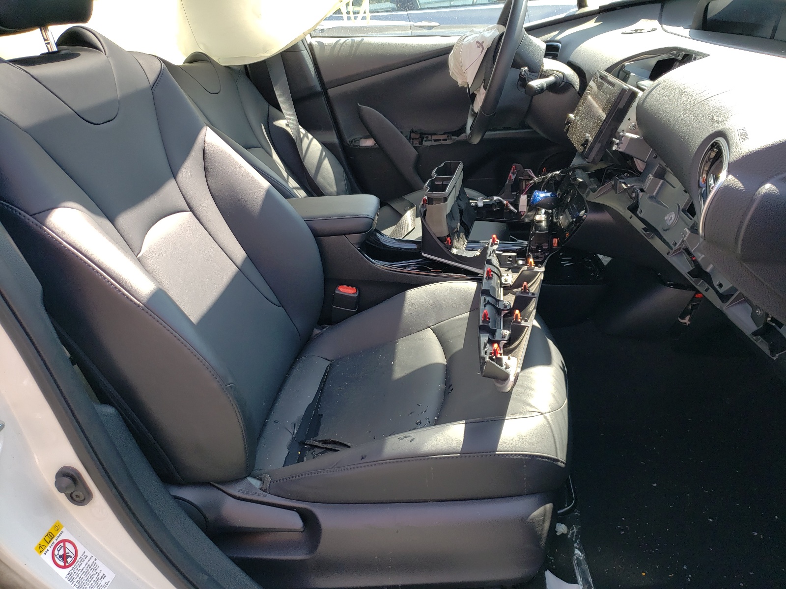Photo 5 from auction – 2019 TOYOTA PRIUS with VIN JTDKARFU5K3085567