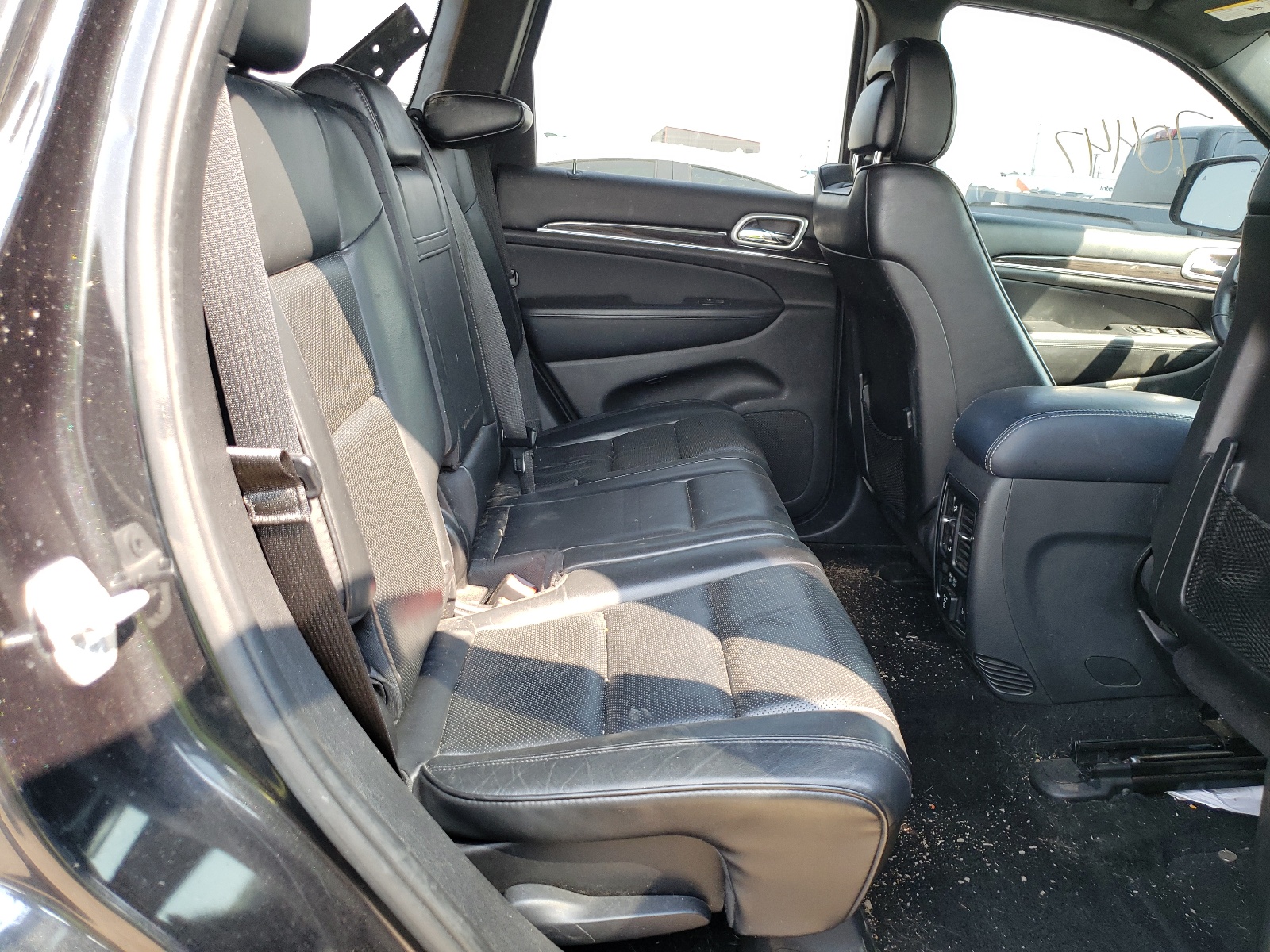 Photo 6 from auction – 2015 JEEP GRAND CHER with VIN 1C4RJFCG2FC176023