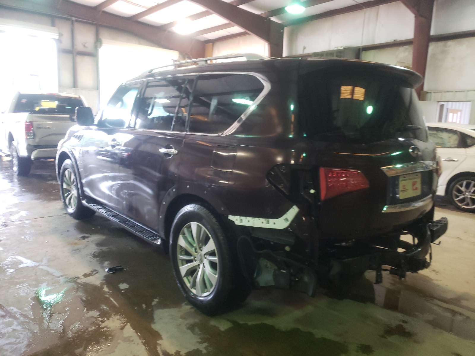 Photo 3 from auction – 2015 INFINITI QX80 with VIN JN8AZ2NE2F9080274
