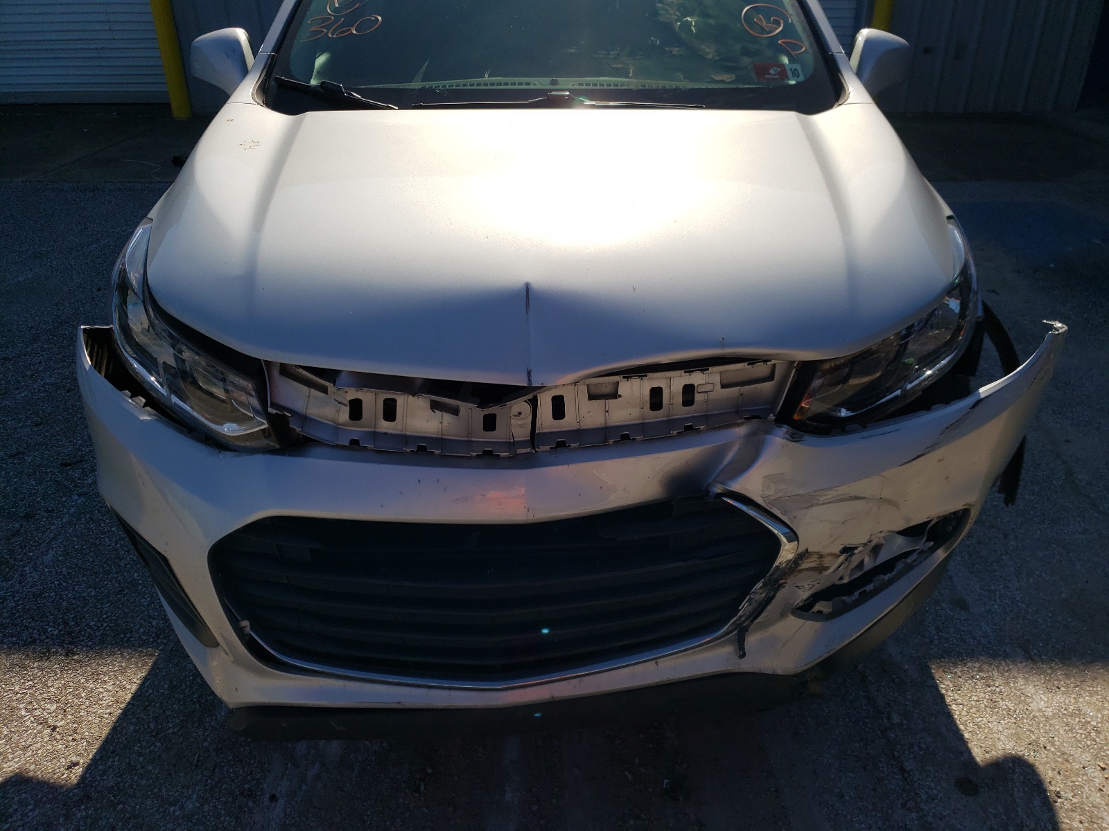 Photo 12 from auction – 2019 CHEVROLET TRAX LS with VIN 3GNCJNSB9KL171333