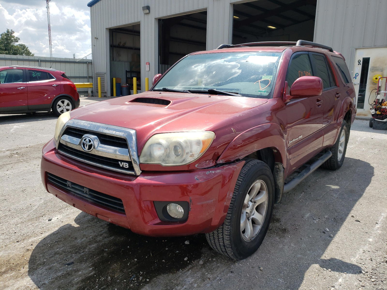 Photo 2 from auction – 2008 TOYOTA 4RUNNER SR with VIN JTEBT14R088043714