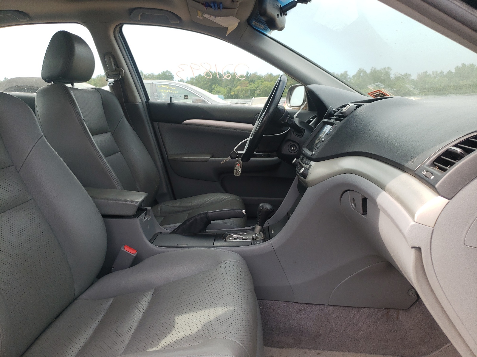 Photo 5 from auction – 2005 ACURA TSX with VIN JH4CL96995C001778