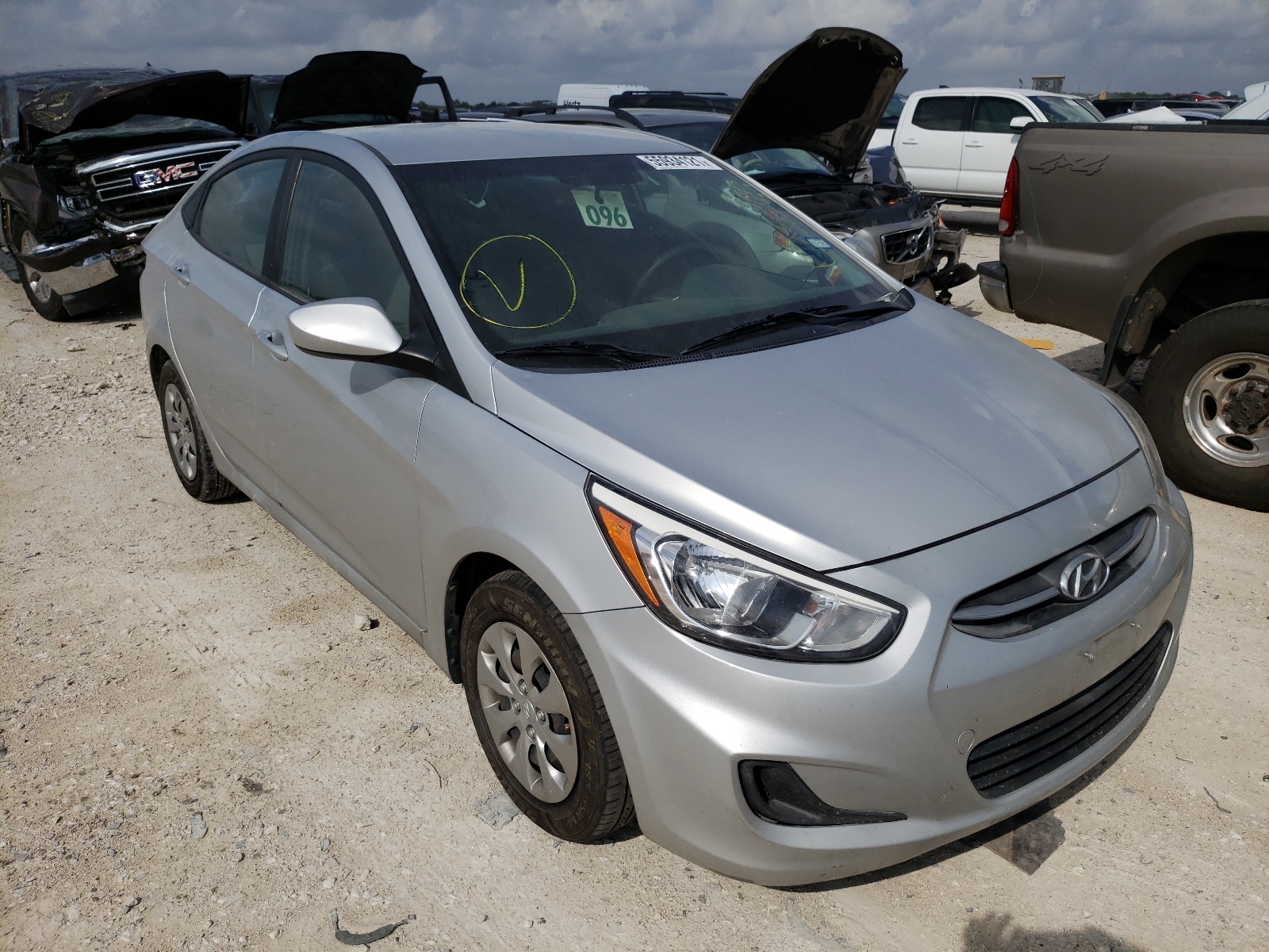 HYUNDAI ACCENT SE 2017 with VIN KMHCT4AE4HU193517 - Photo from auction