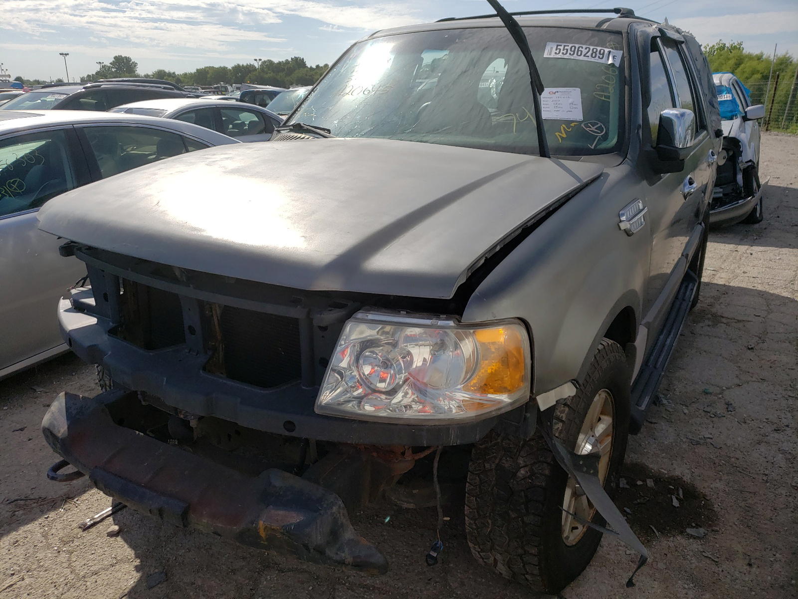 Photo 2 from auction – 2003 FORD EXPEDITION with VIN 1FMPU16L03LA20645