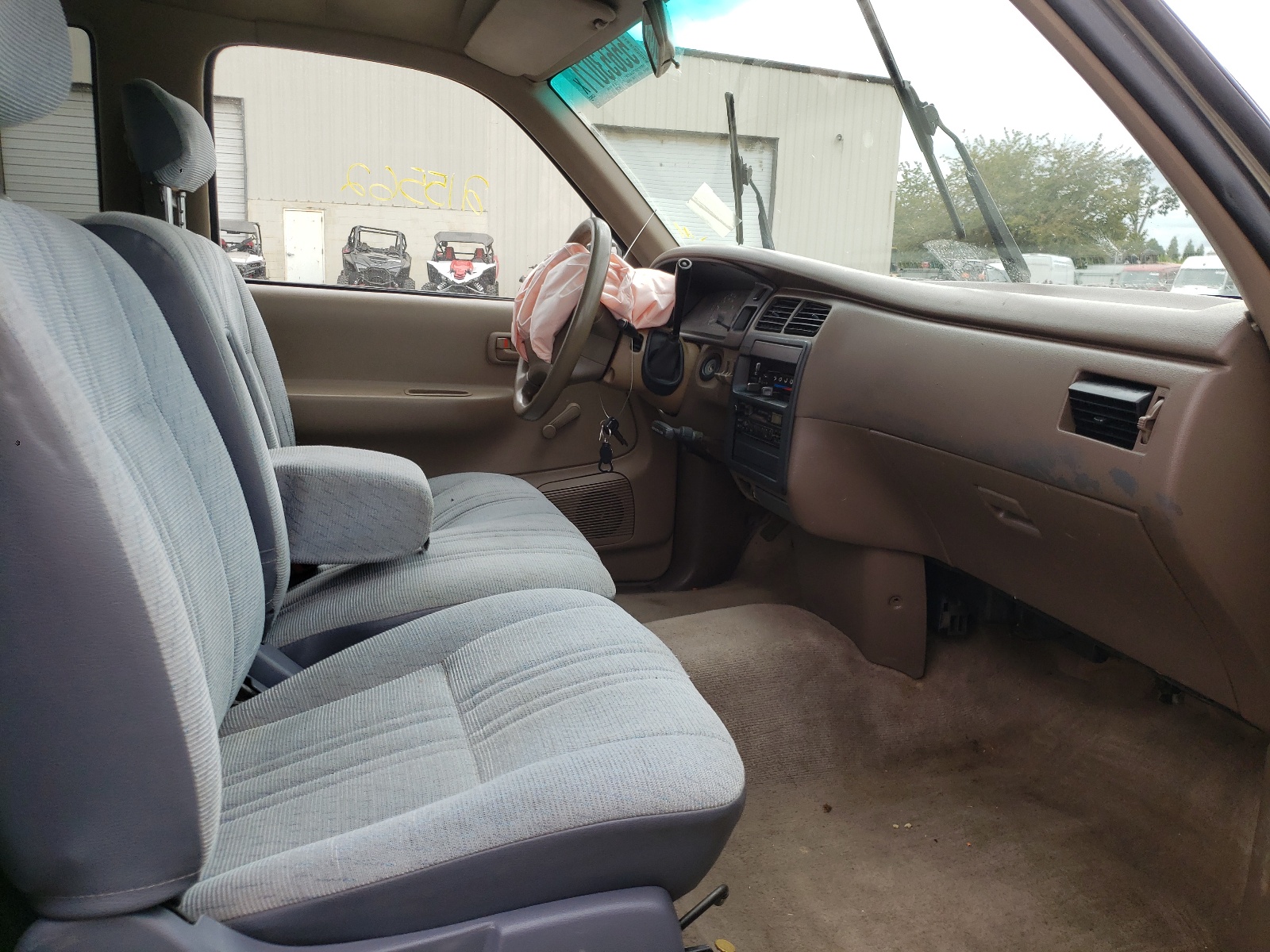 Photo 5 from auction – 1996 TOYOTA T100 with VIN JT4TN12D4T0027808