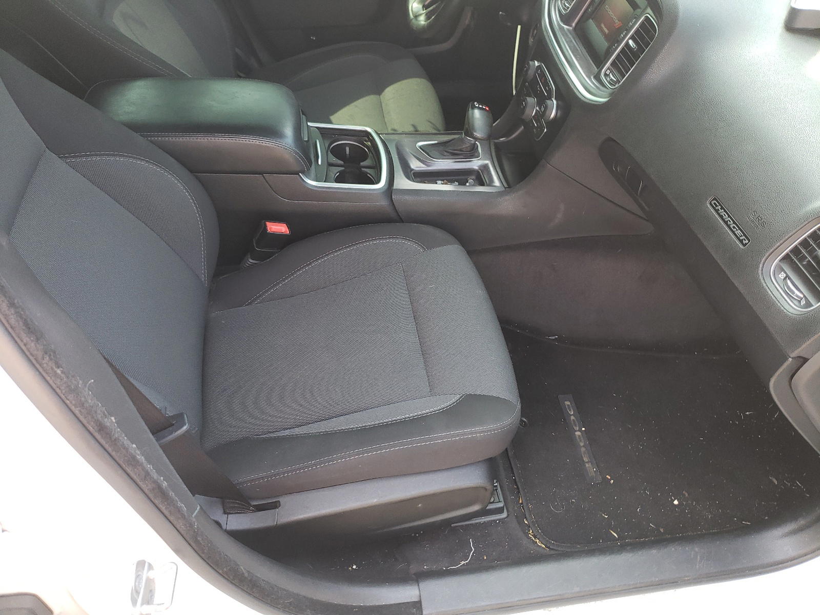 Photo 5 from auction – 2016 DODGE CHARGER SE with VIN 2C3CDXBG5GH173706