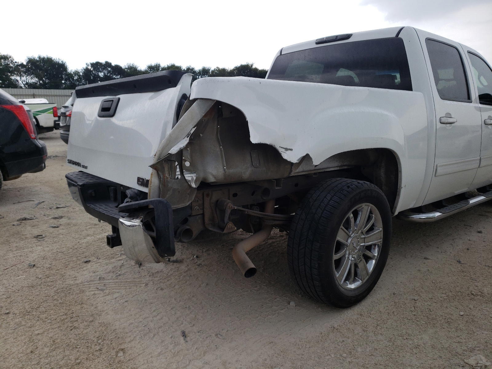 Photo 9 from auction – 2008 GMC SIERRA C15 with VIN 2GTEC13J081170690