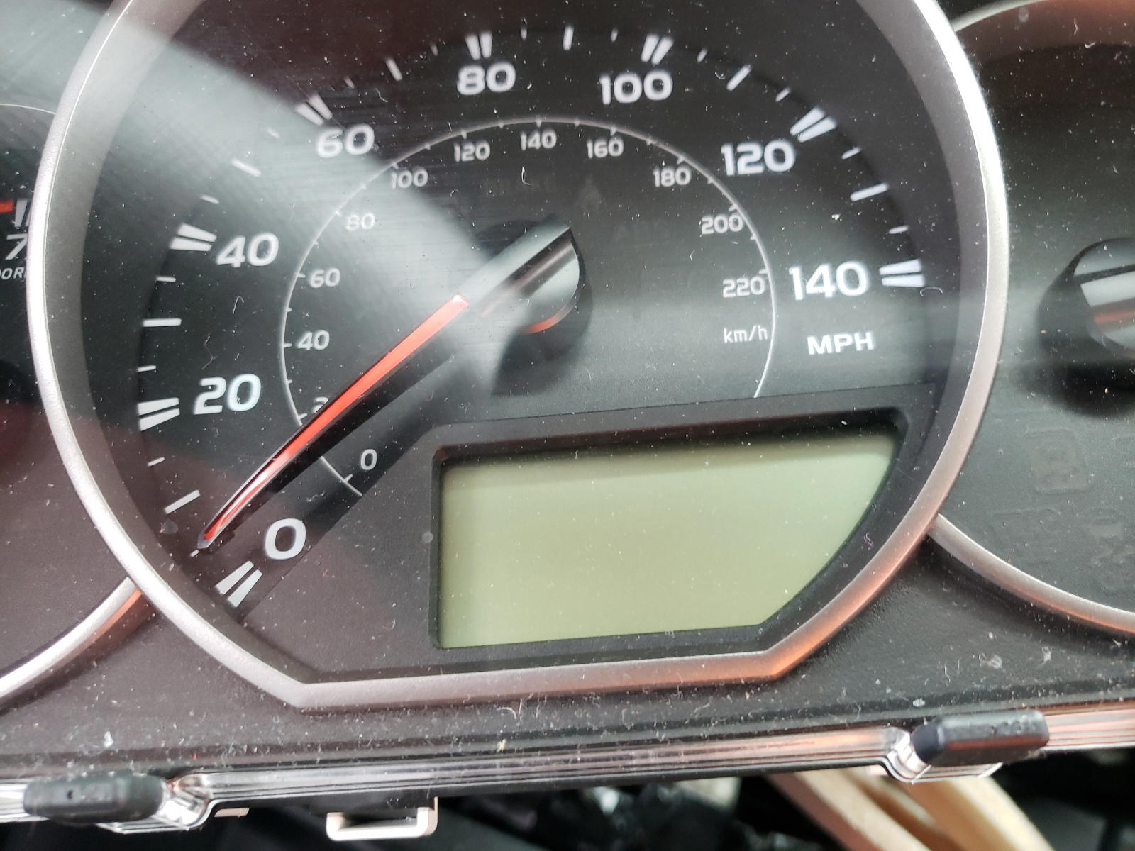 Photo 8 from auction – 2016 TOYOTA RAV4 LE with VIN 2T3BFREV7GW474081