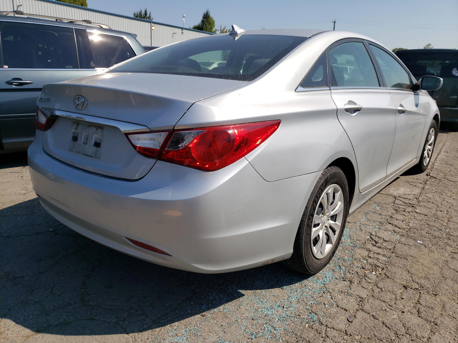 Photo 4 from auction – 2012 HYUNDAI SONATA GLS with VIN 5NPEB4AC5CH310023