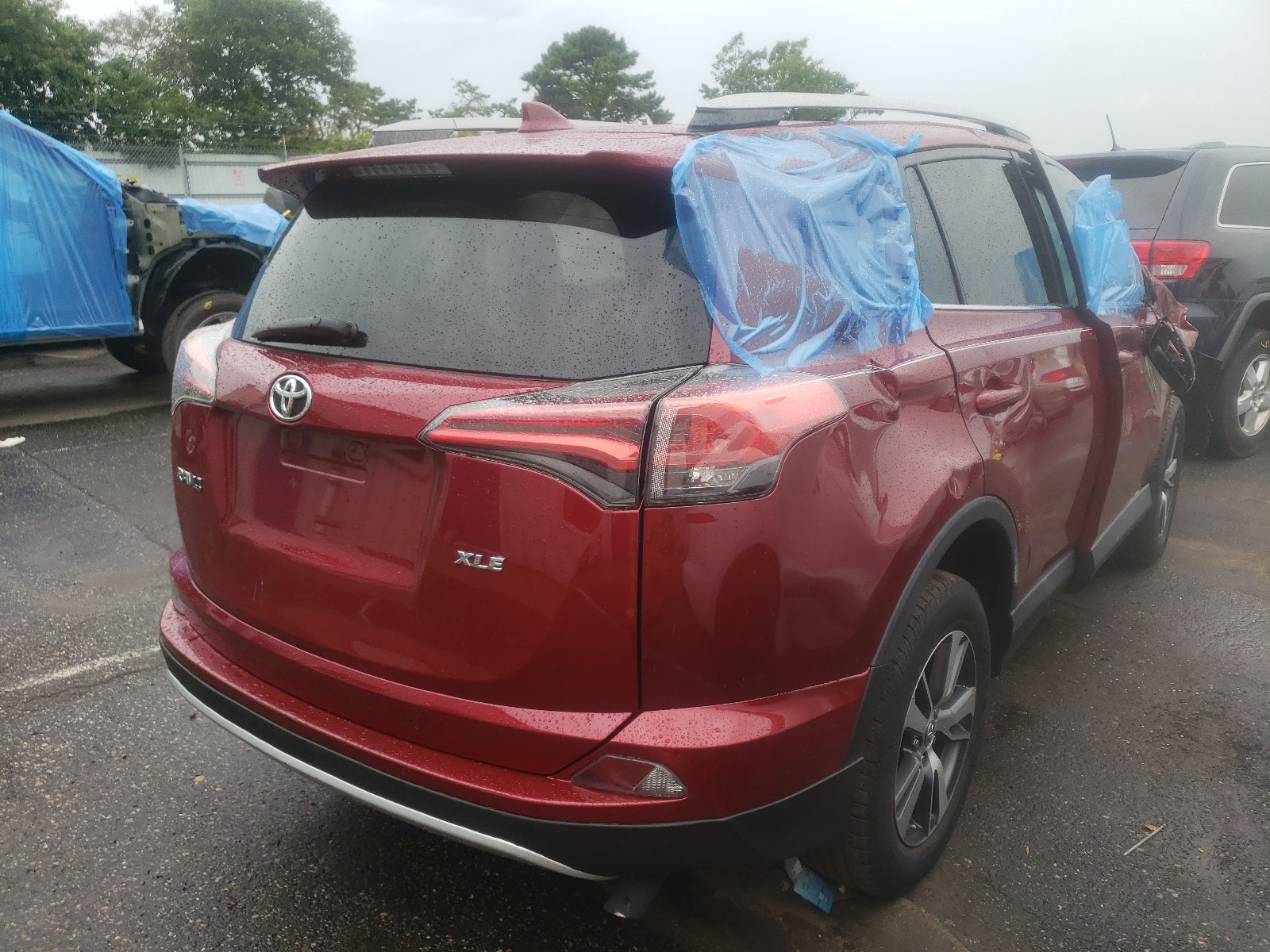 Photo 4 from auction – 2018 TOYOTA RAV4 ADVEN with VIN 2T3WFREV8JW436240